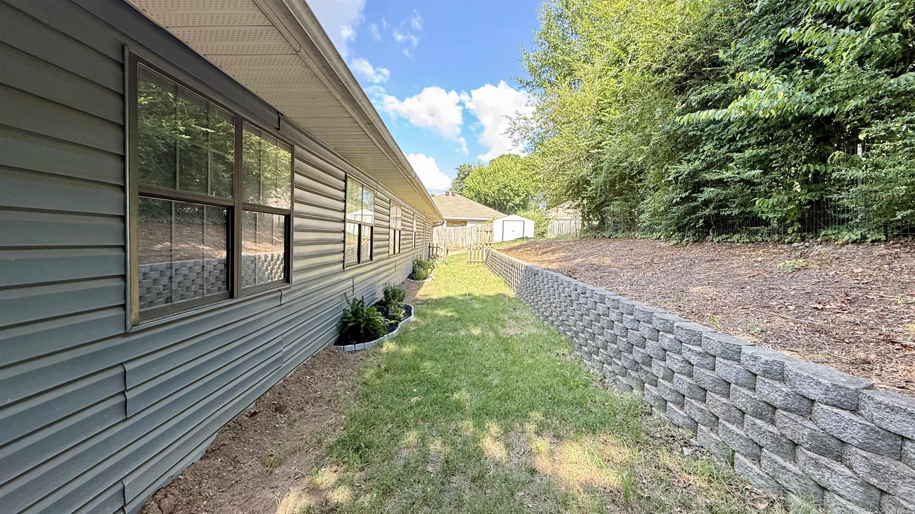 1617 Deerfield Rd Benton, AR 72019