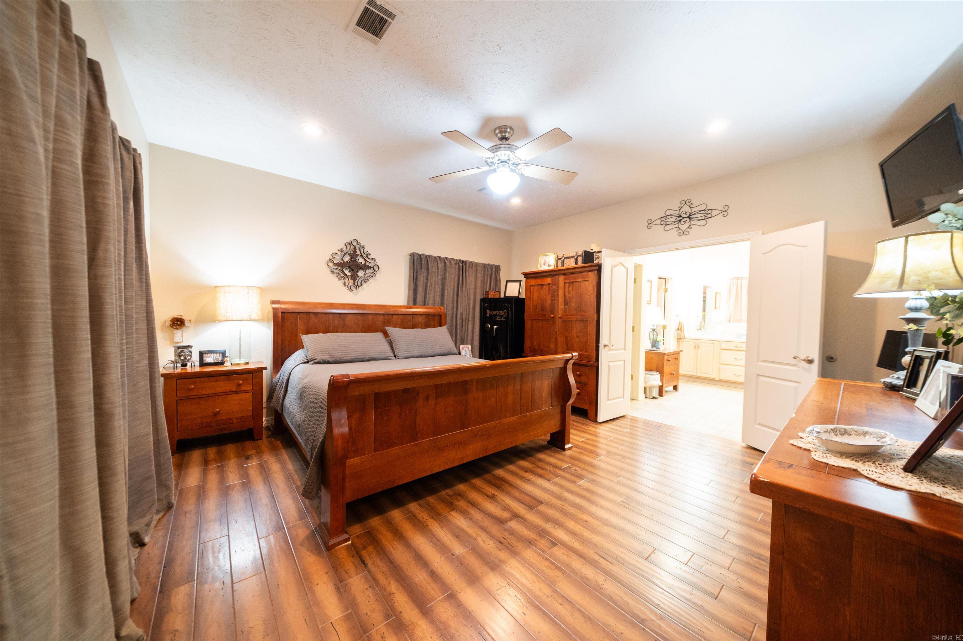 24 Sue  Conway, AR