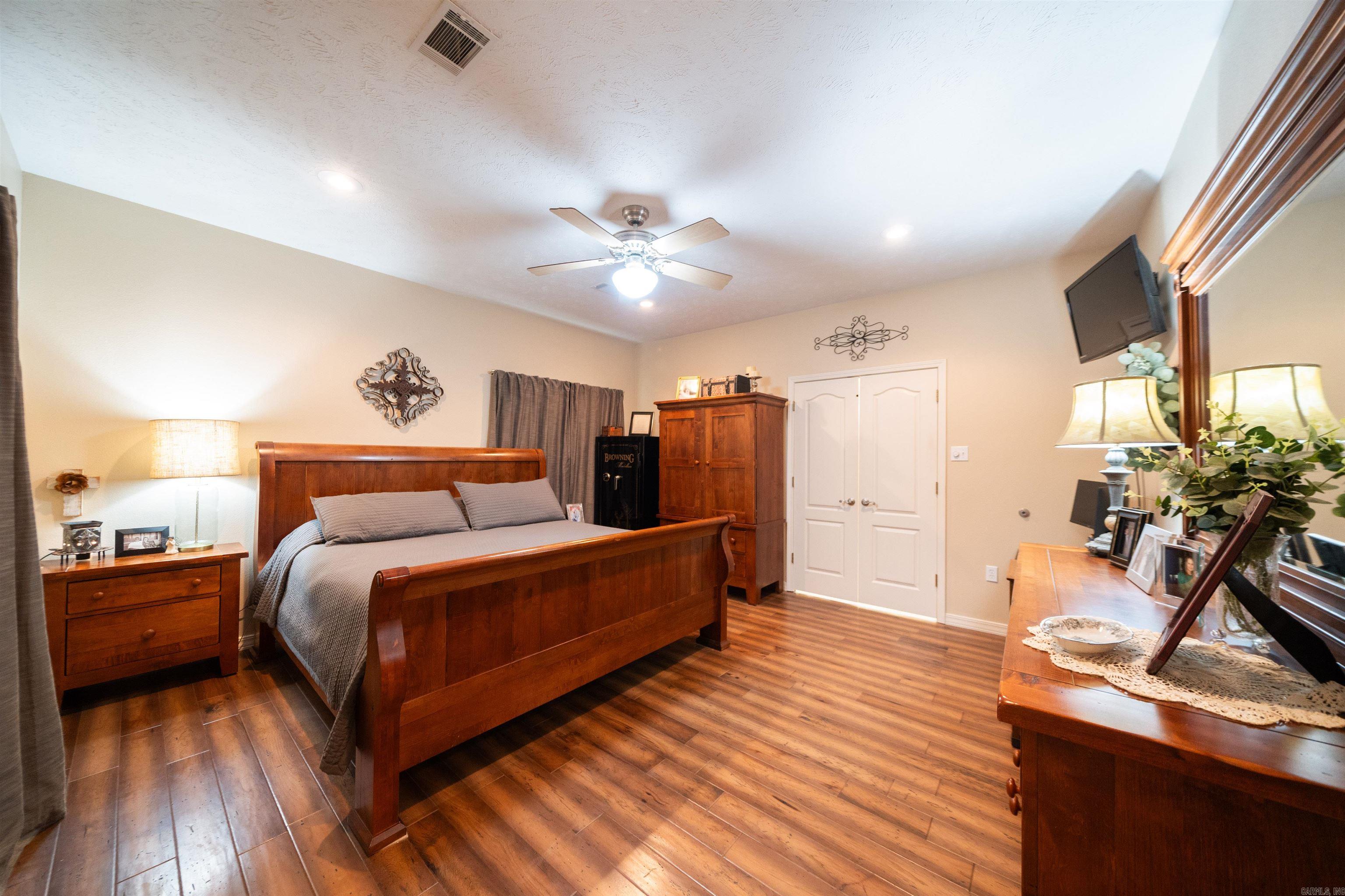 24 Sue  Conway, AR