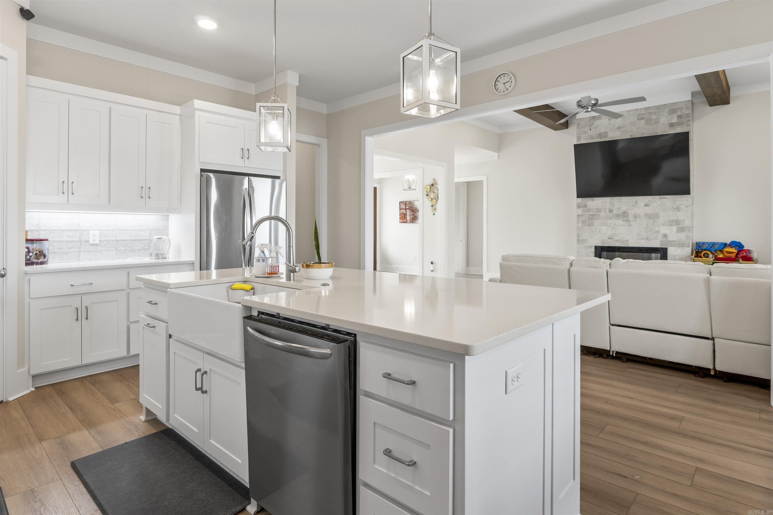 75 Lucia  Maumelle, AR