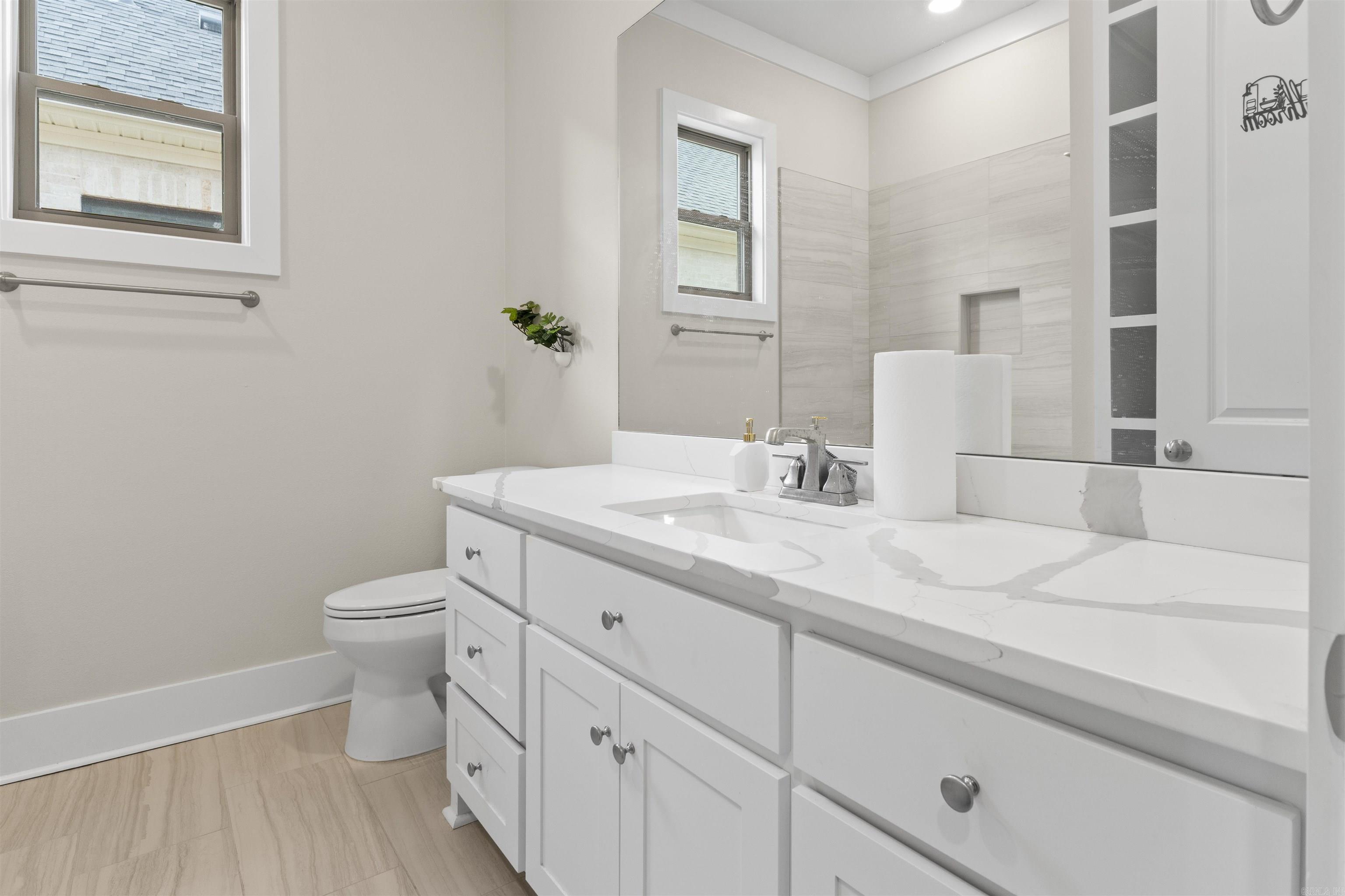 75 Lucia  Maumelle, AR