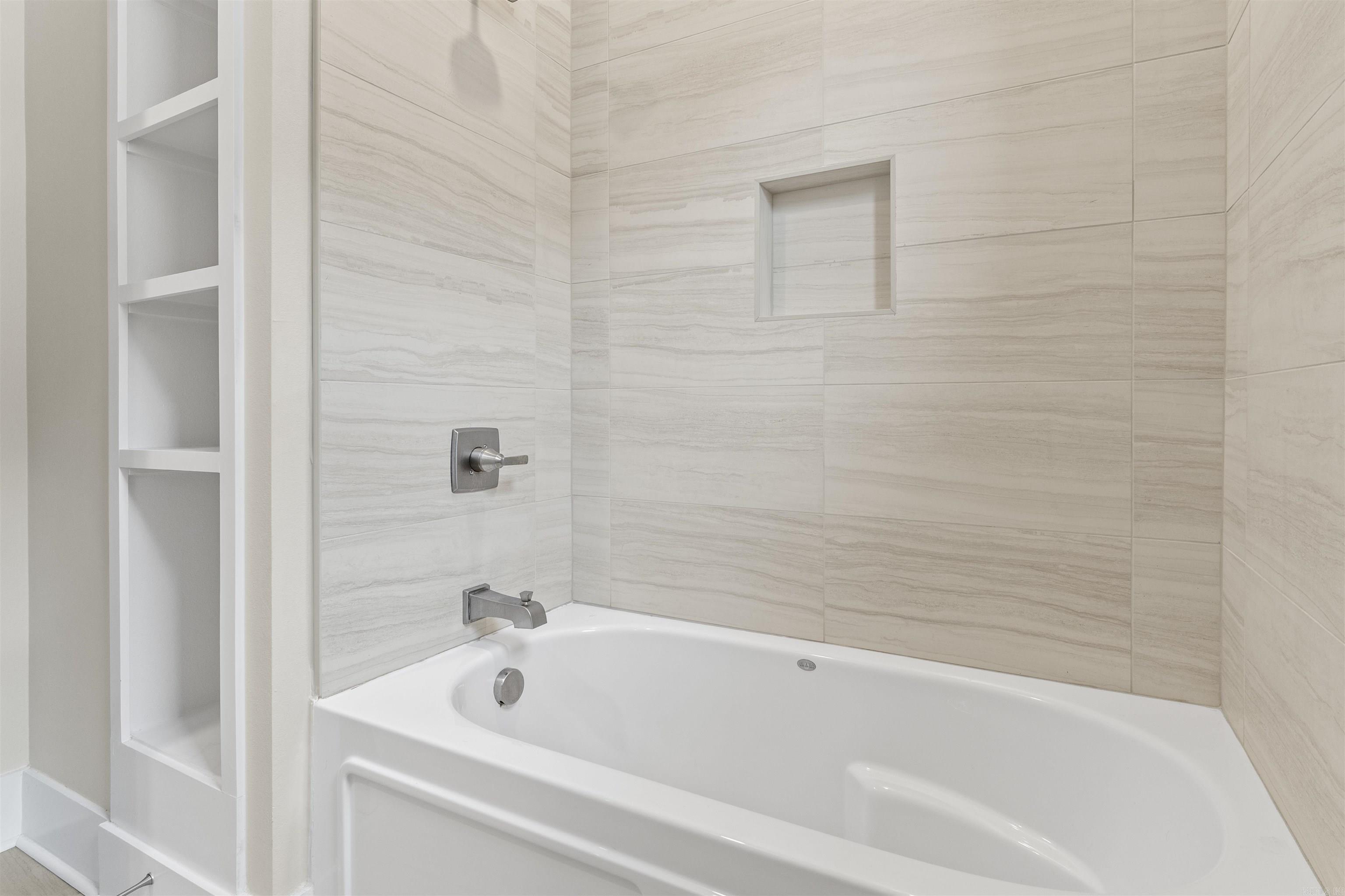 75 Lucia  Maumelle, AR