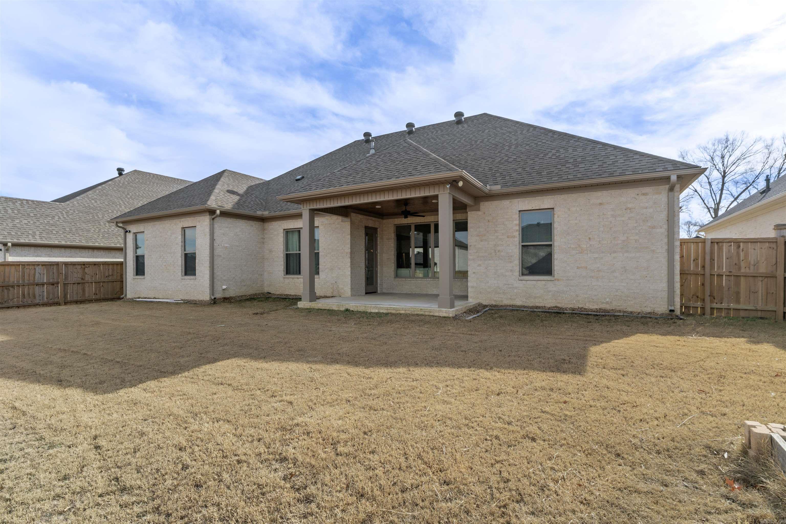 75 Lucia  Maumelle, AR