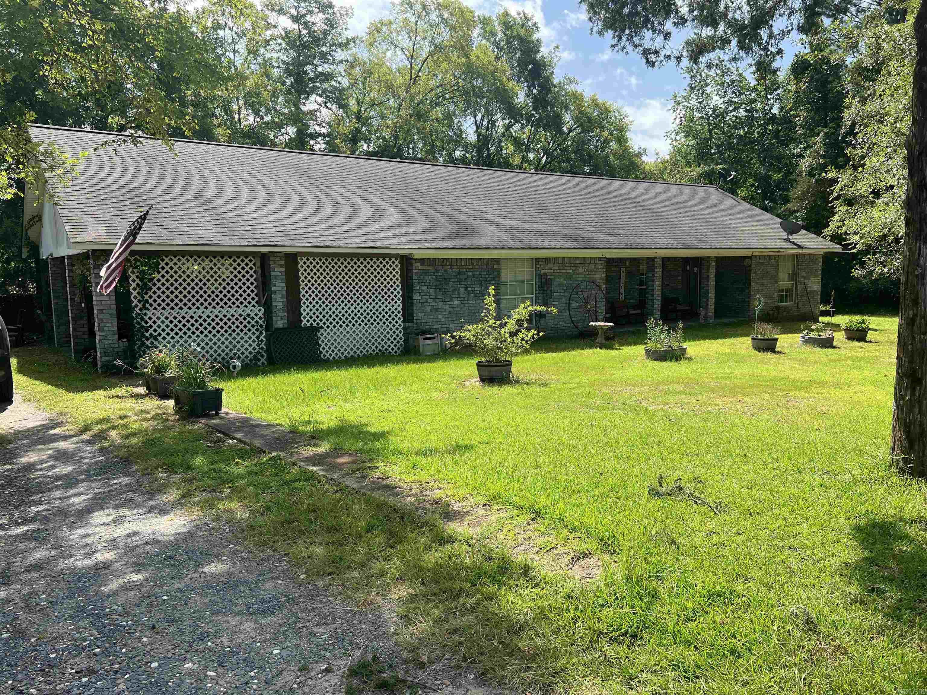 901 E Collin Raye  De Queen, AR