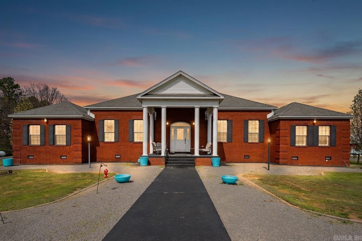 17 Ozark  Greenbrier, AR