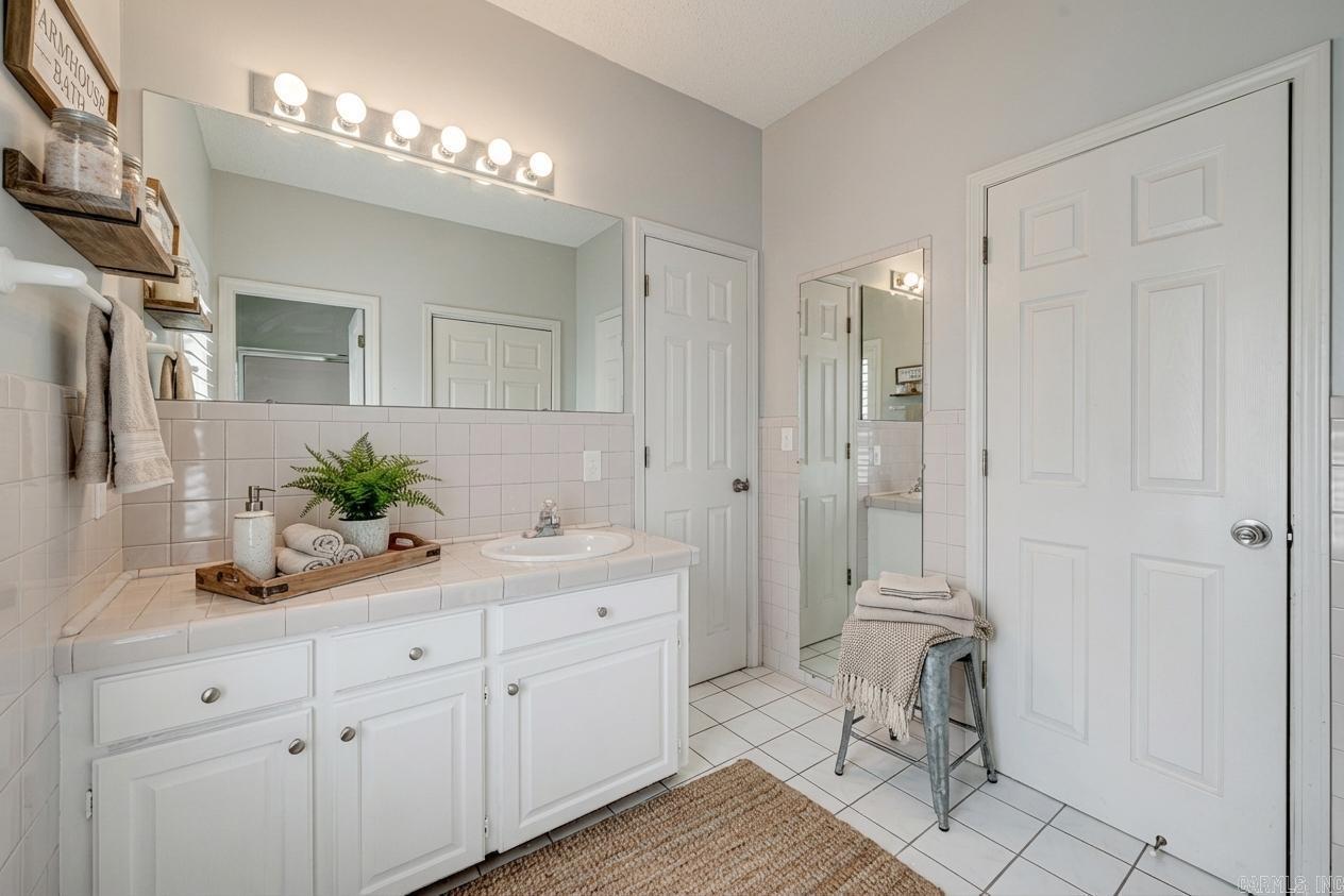 17 Ozark  Greenbrier, AR