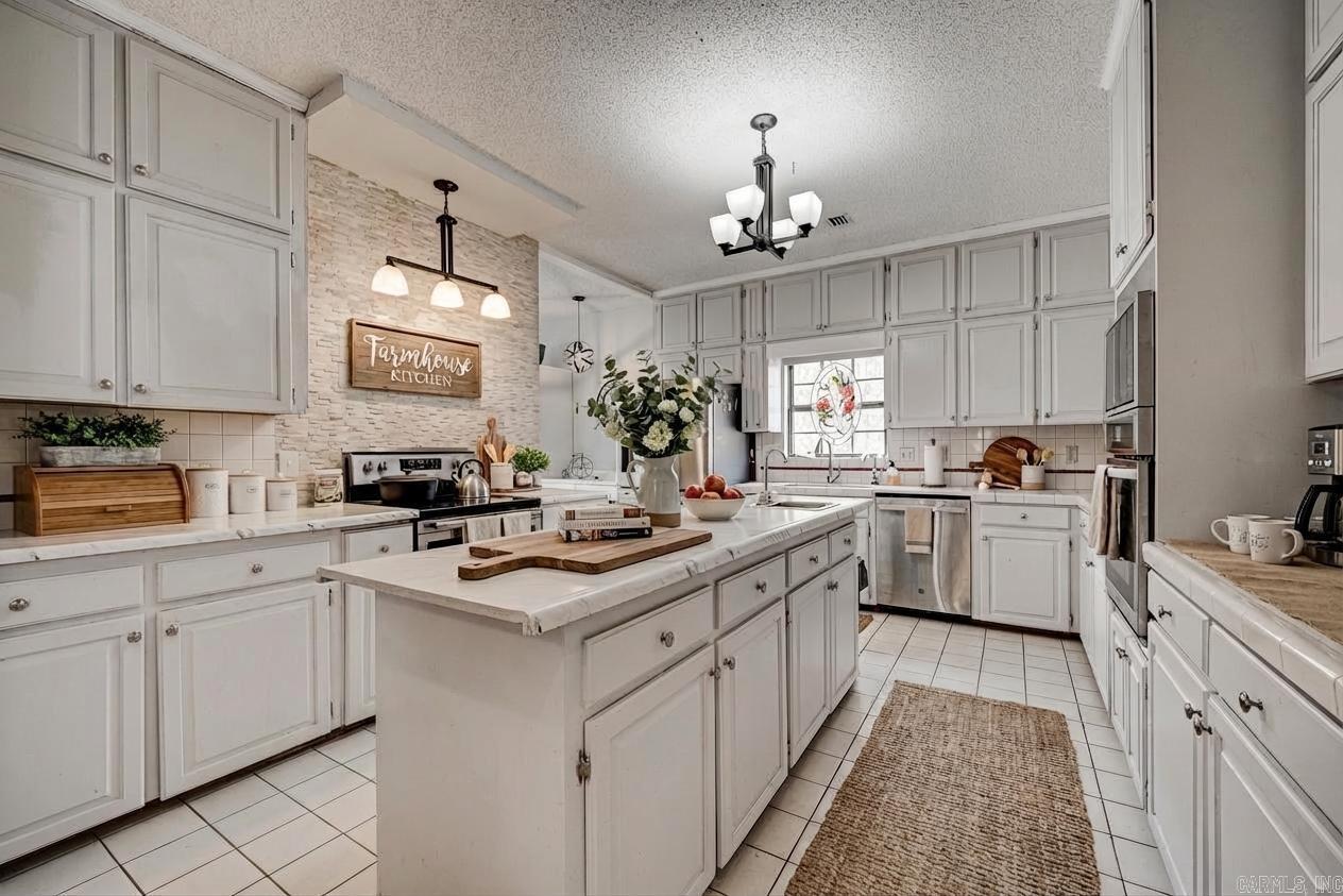 17 Ozark  Greenbrier, AR