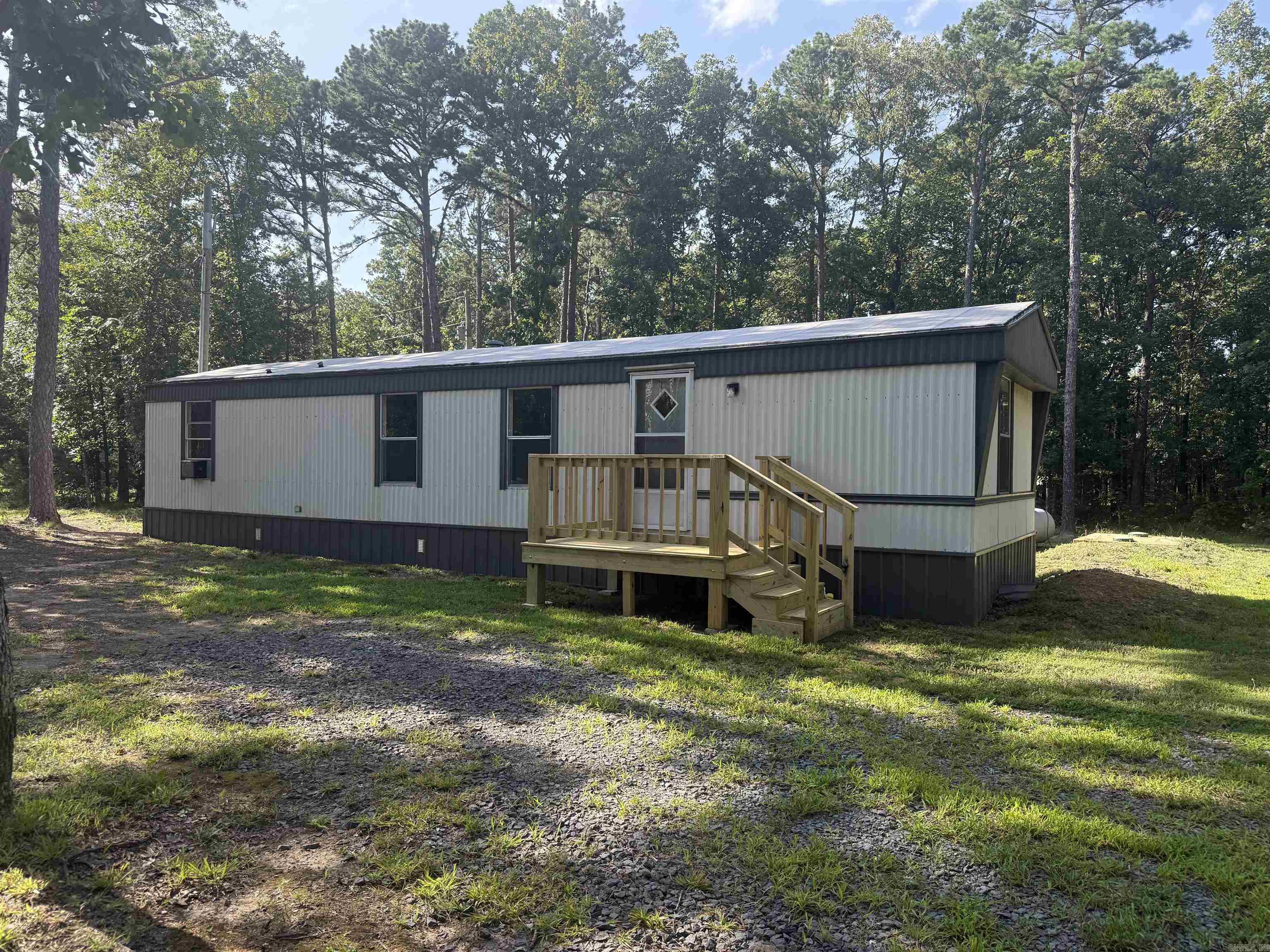 75 Howard Road  Greers Ferry, AR
