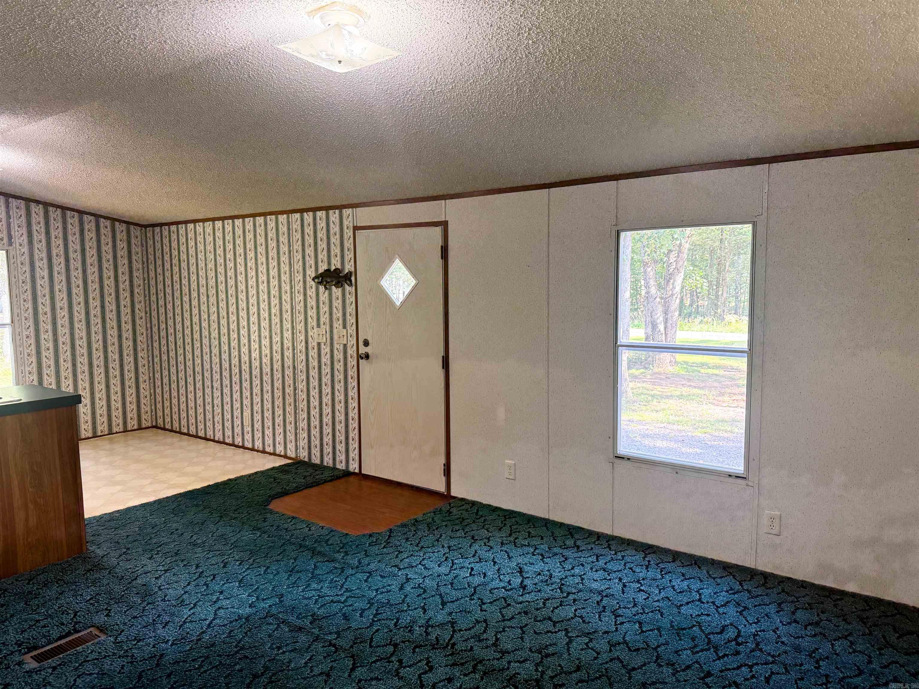 75 Howard Road  Greers Ferry, AR