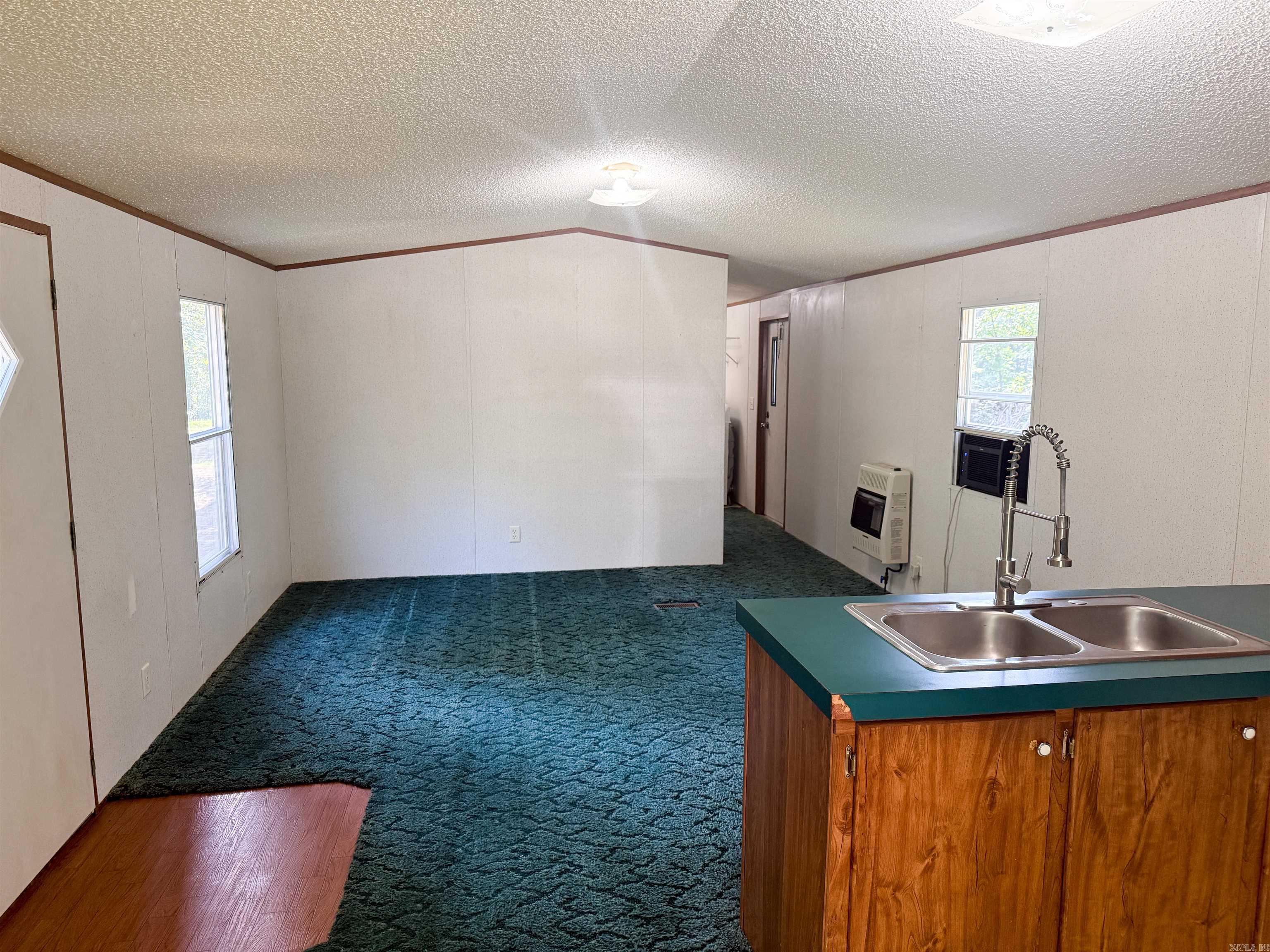 75 Howard Road  Greers Ferry, AR