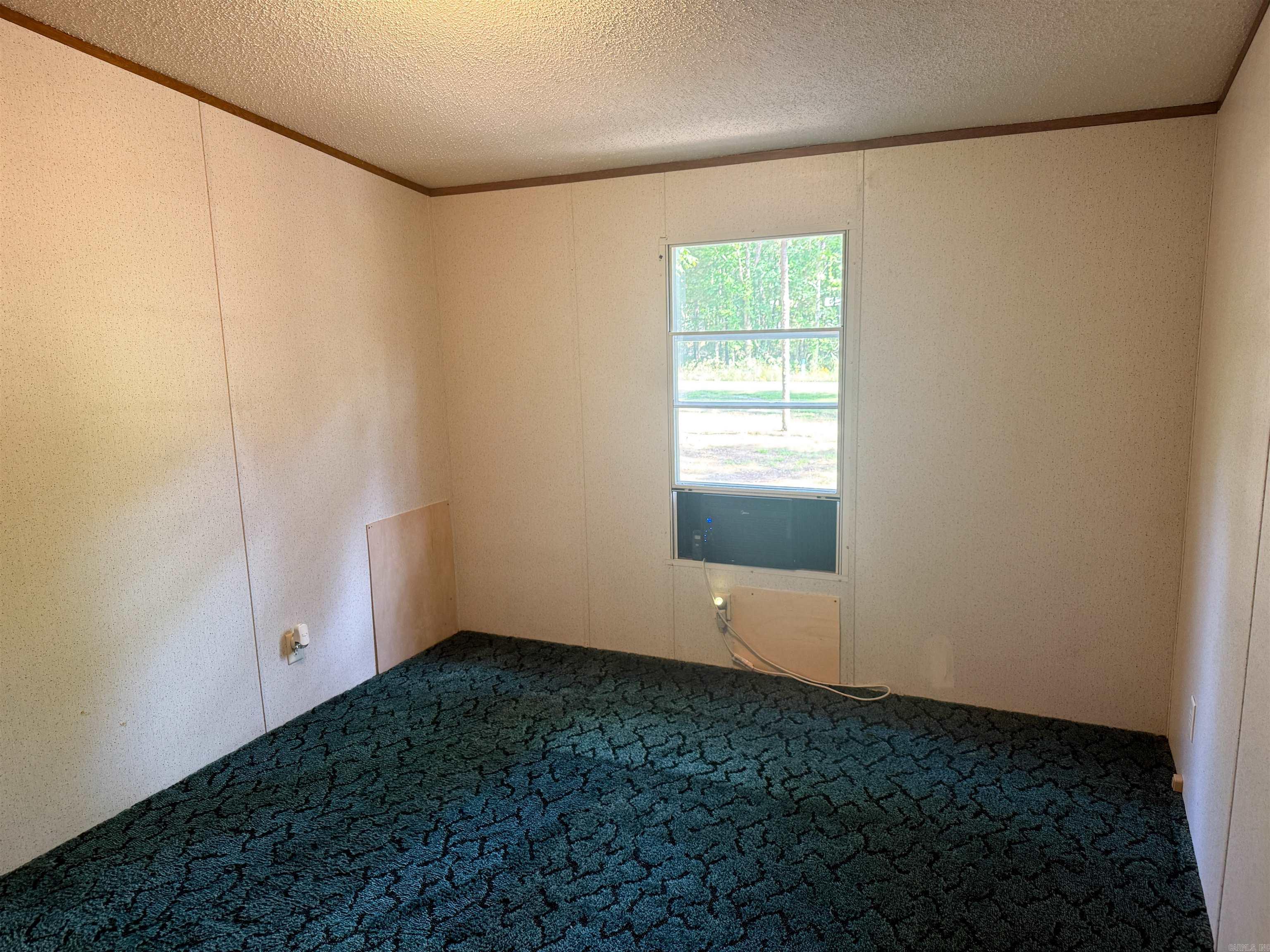 75 Howard Road  Greers Ferry, AR