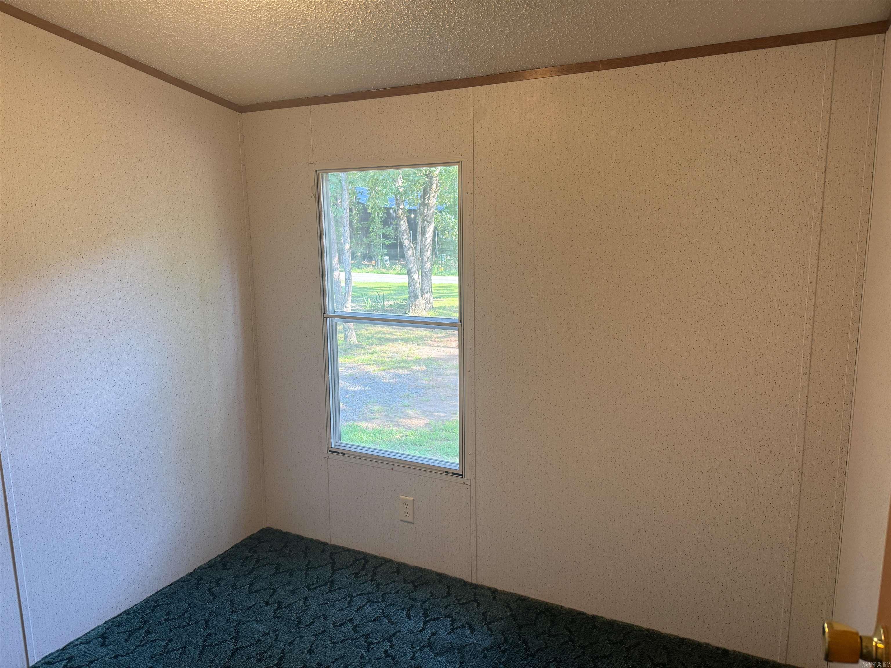 75 Howard Road  Greers Ferry, AR