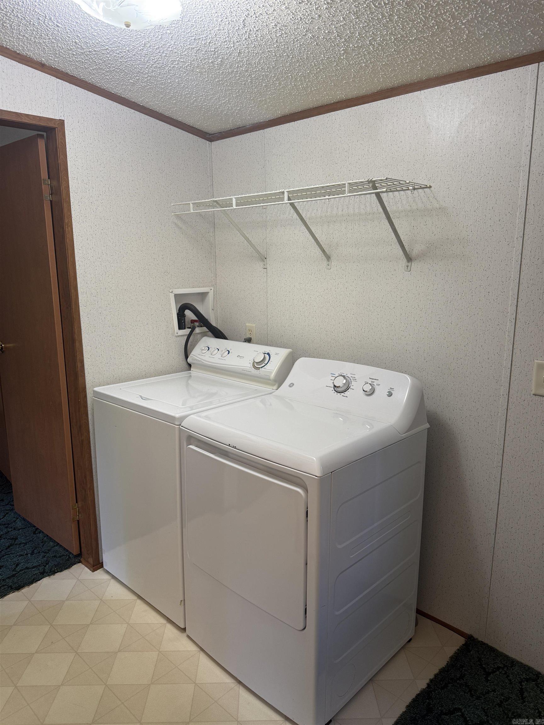 75 Howard Road  Greers Ferry, AR