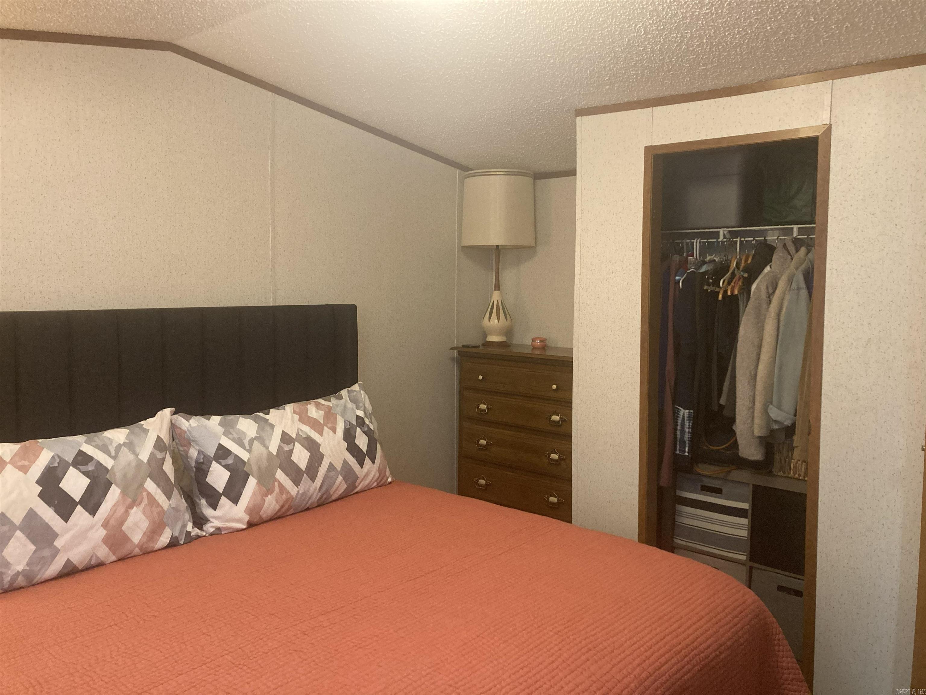 75 Howard Road  Greers Ferry, AR