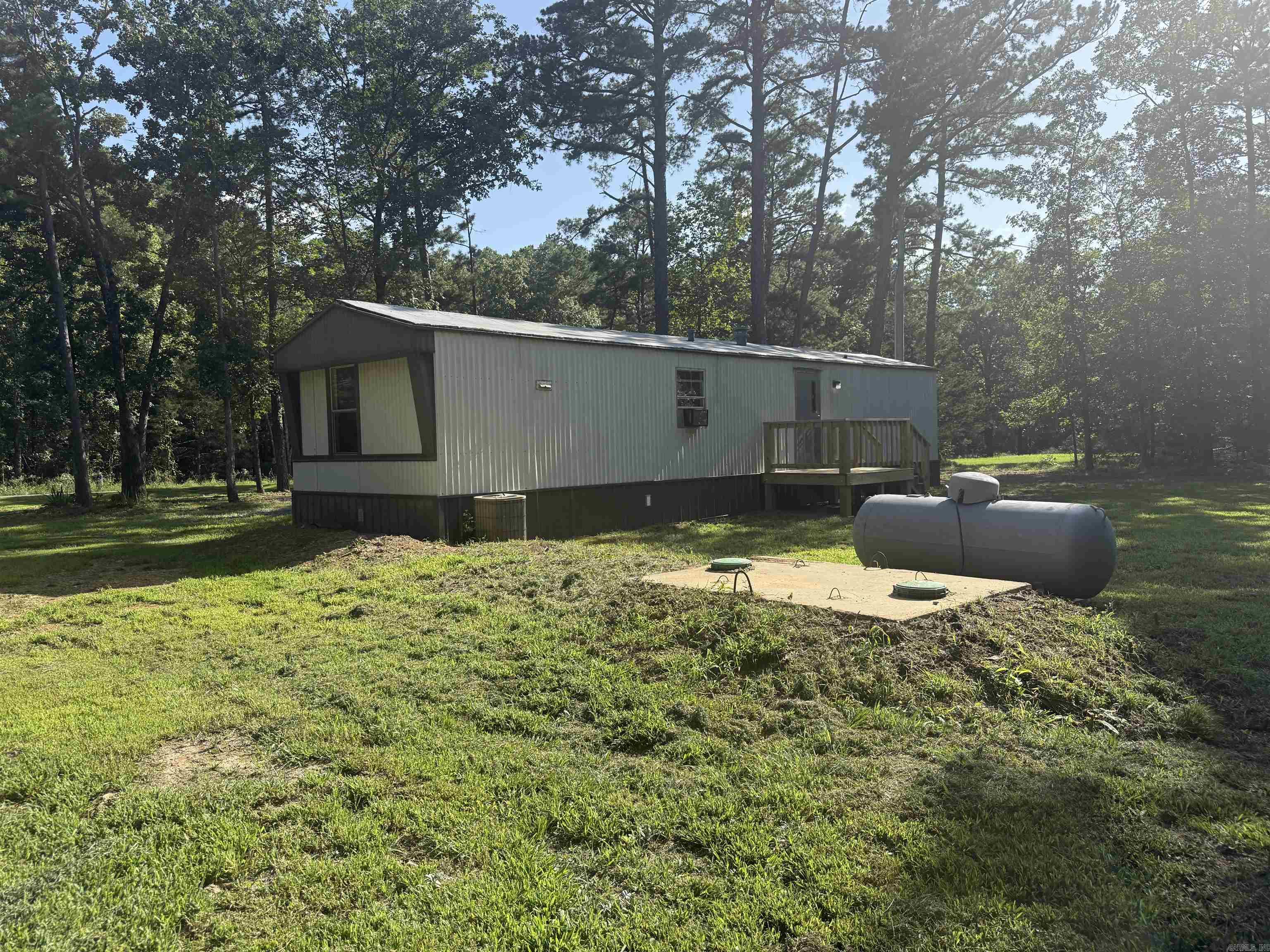 75 Howard Road  Greers Ferry, AR