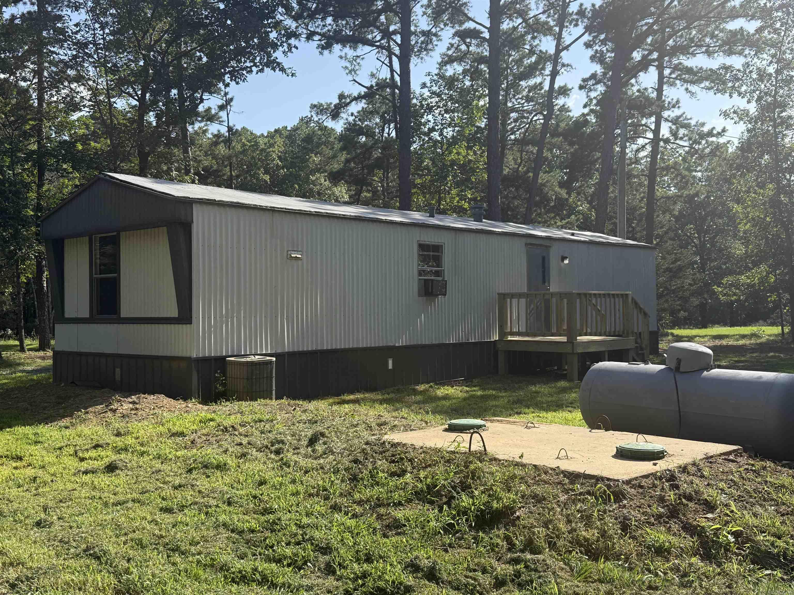 75 Howard Road  Greers Ferry, AR