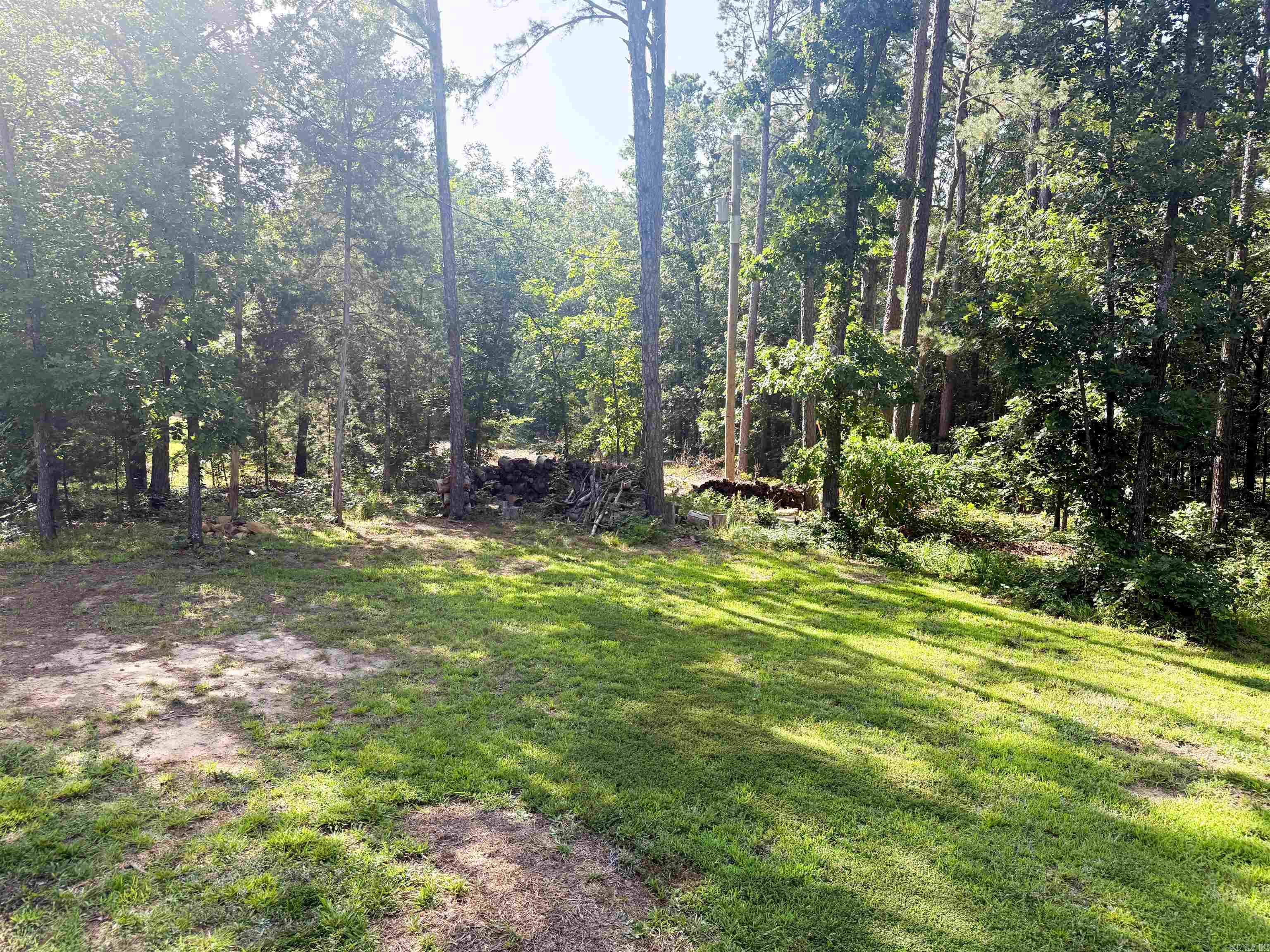 75 Howard Road  Greers Ferry, AR