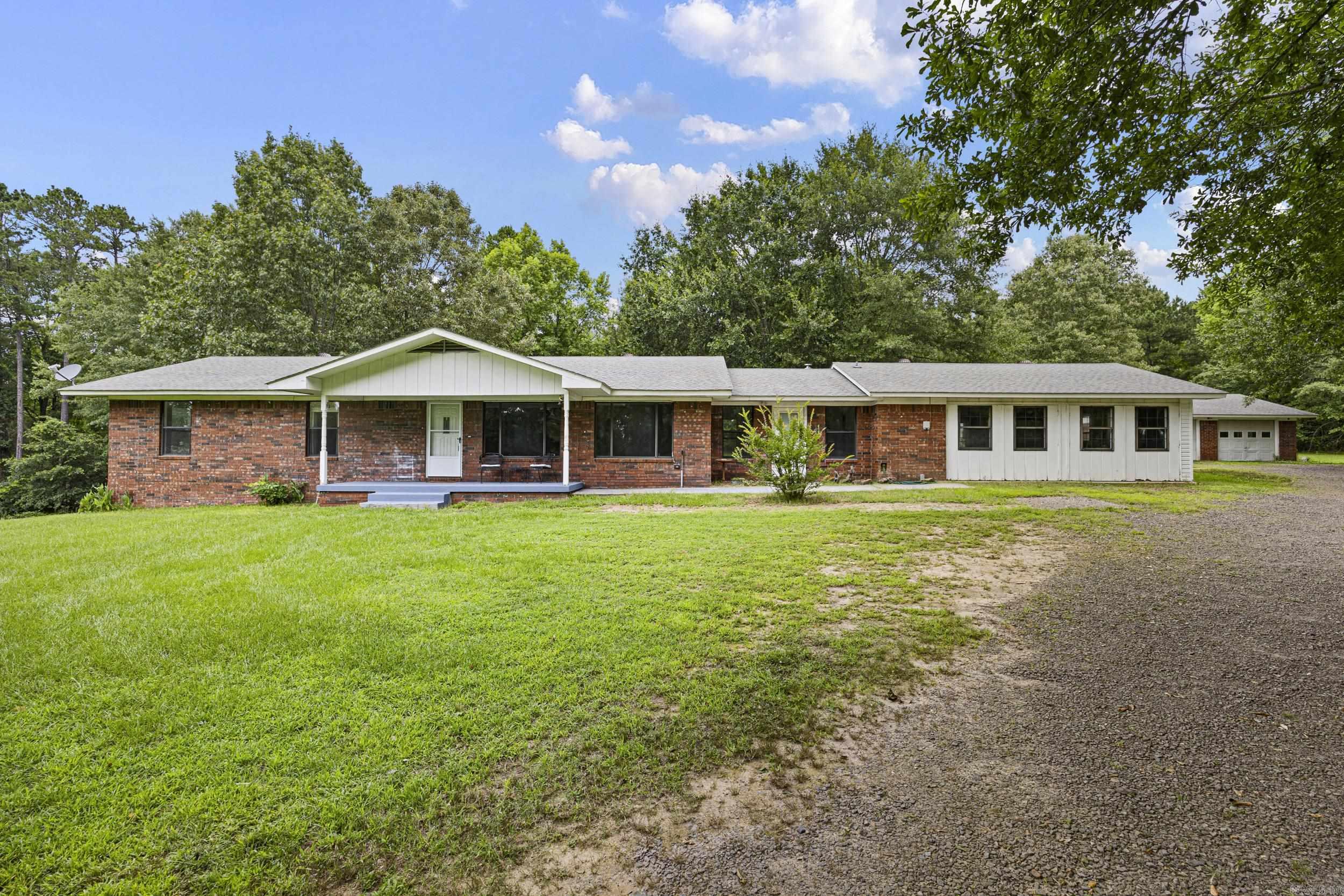 826 E 164  Dover, AR