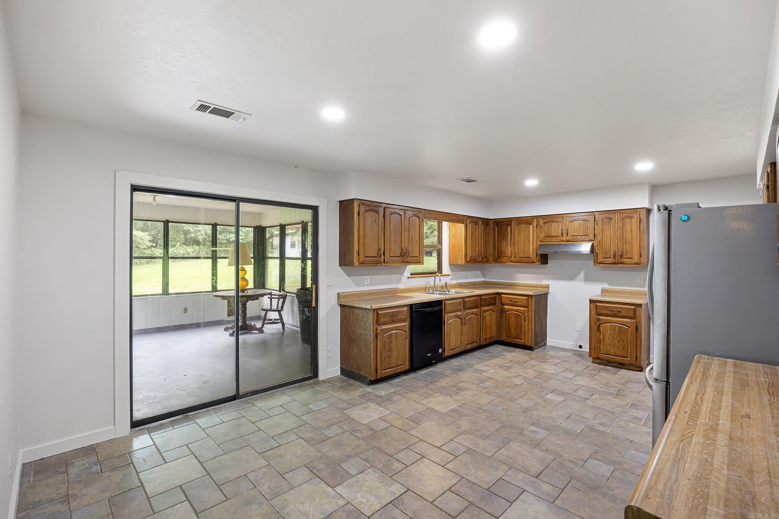 826 E 164  Dover, AR