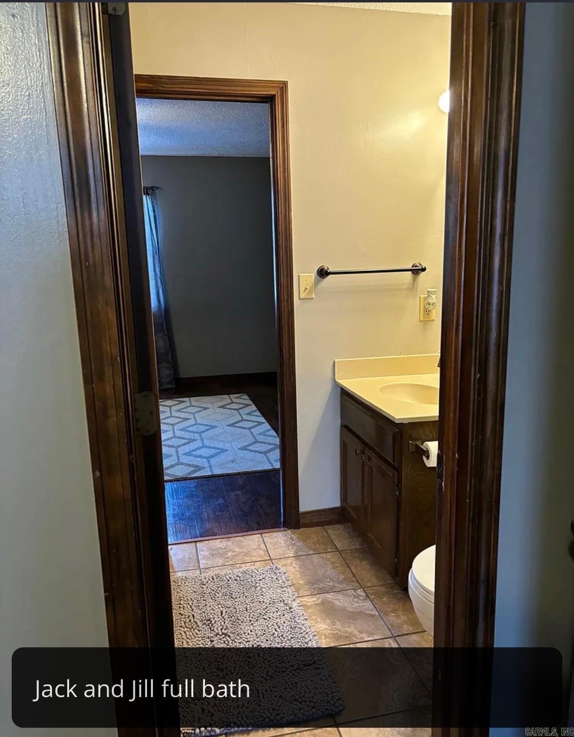 1315 N Nashville  Russellville, AR