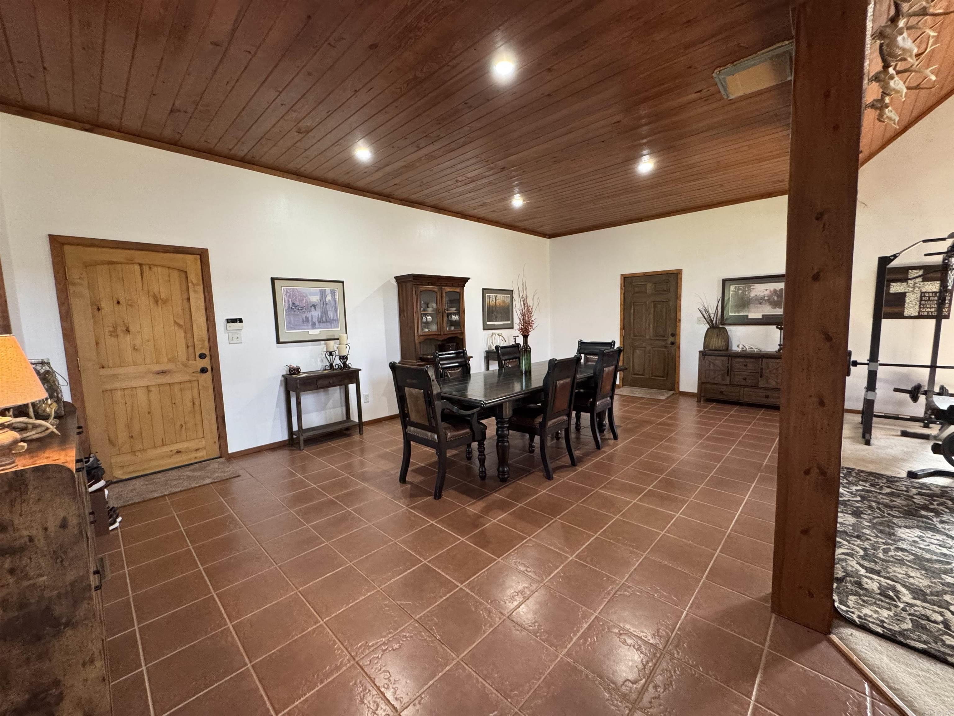 2702 Country 450  Piggott, AR