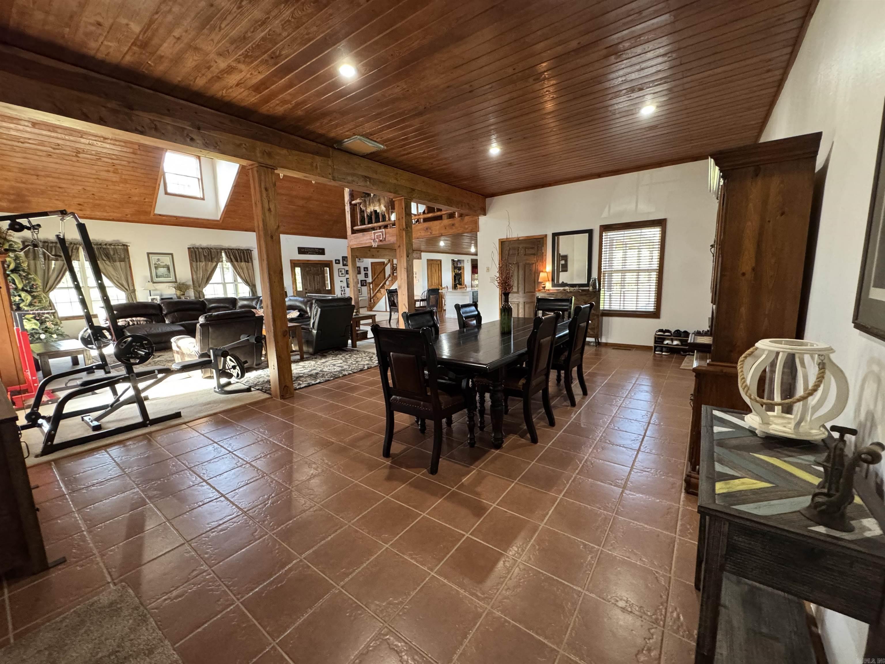 2702 Country 450  Piggott, AR