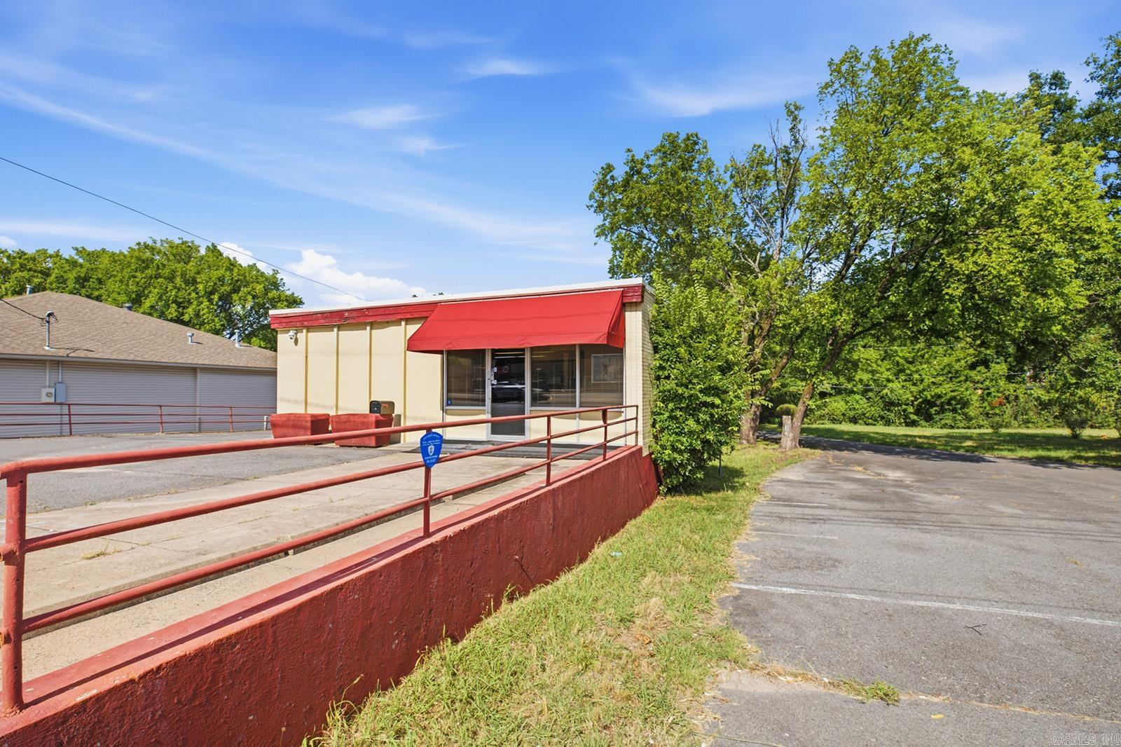 1601 S University  Little Rock, AR