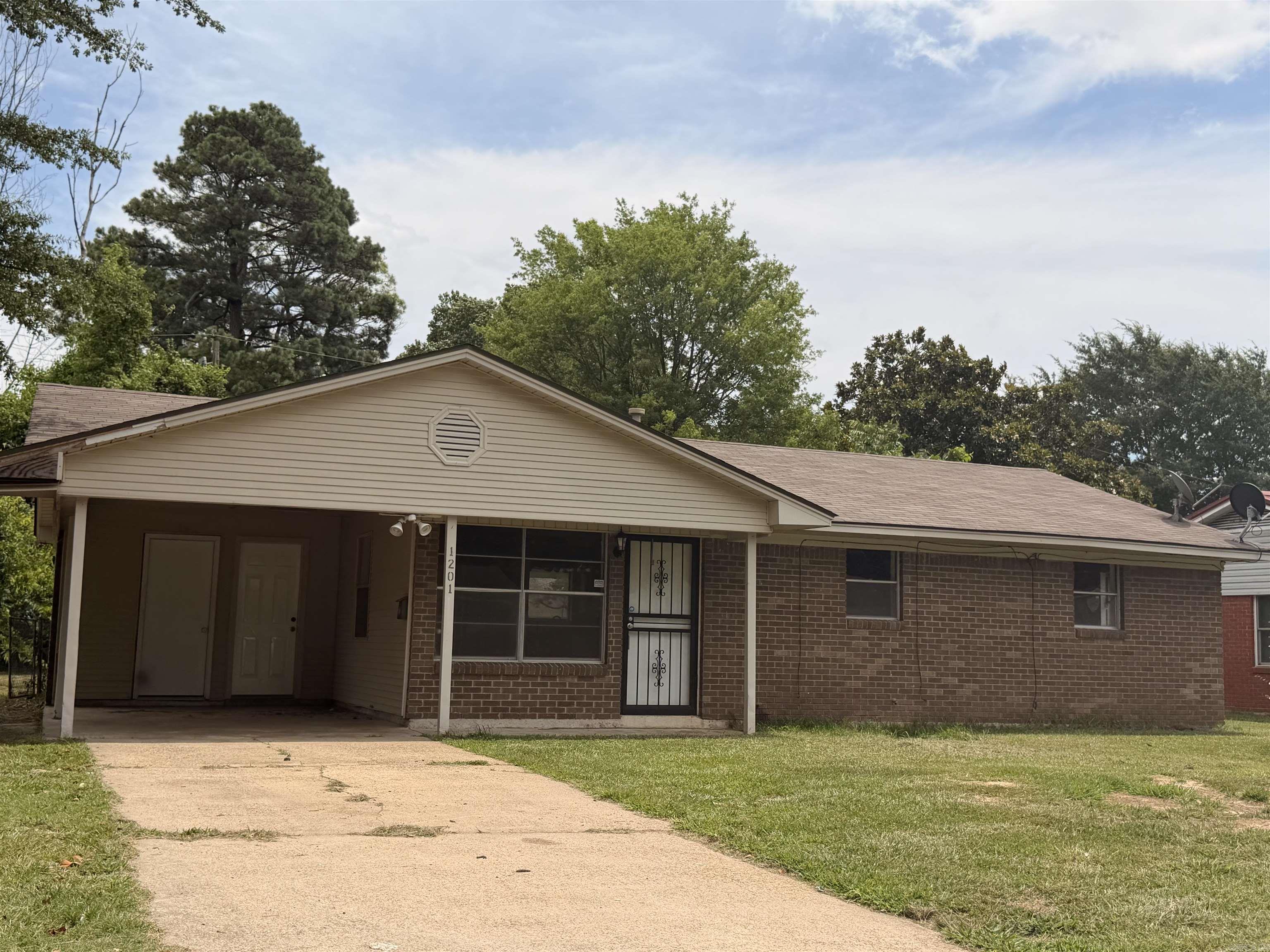 1201 S UTAH  Pine Bluff, AR