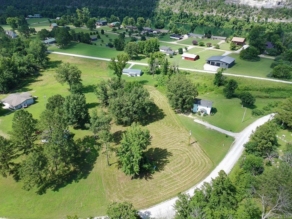 132 CR 101  Norfork, AR
