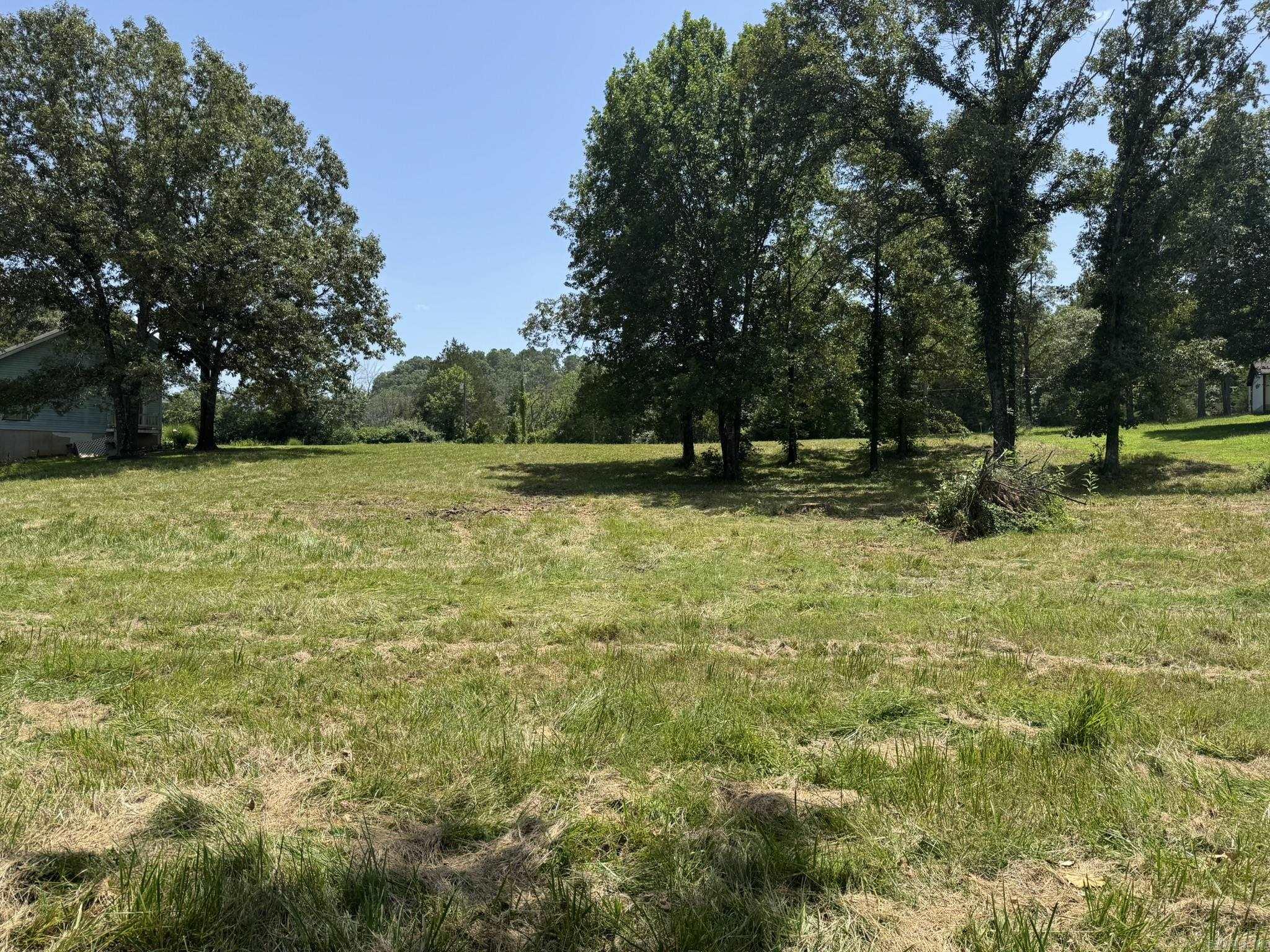 132 CR 101  Norfork, AR