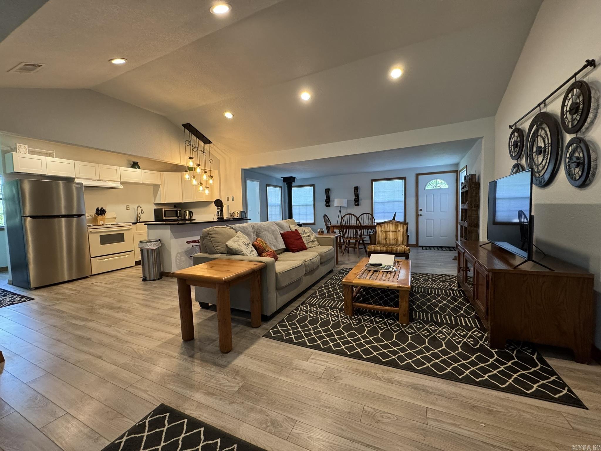 132 CR 101  Norfork, AR