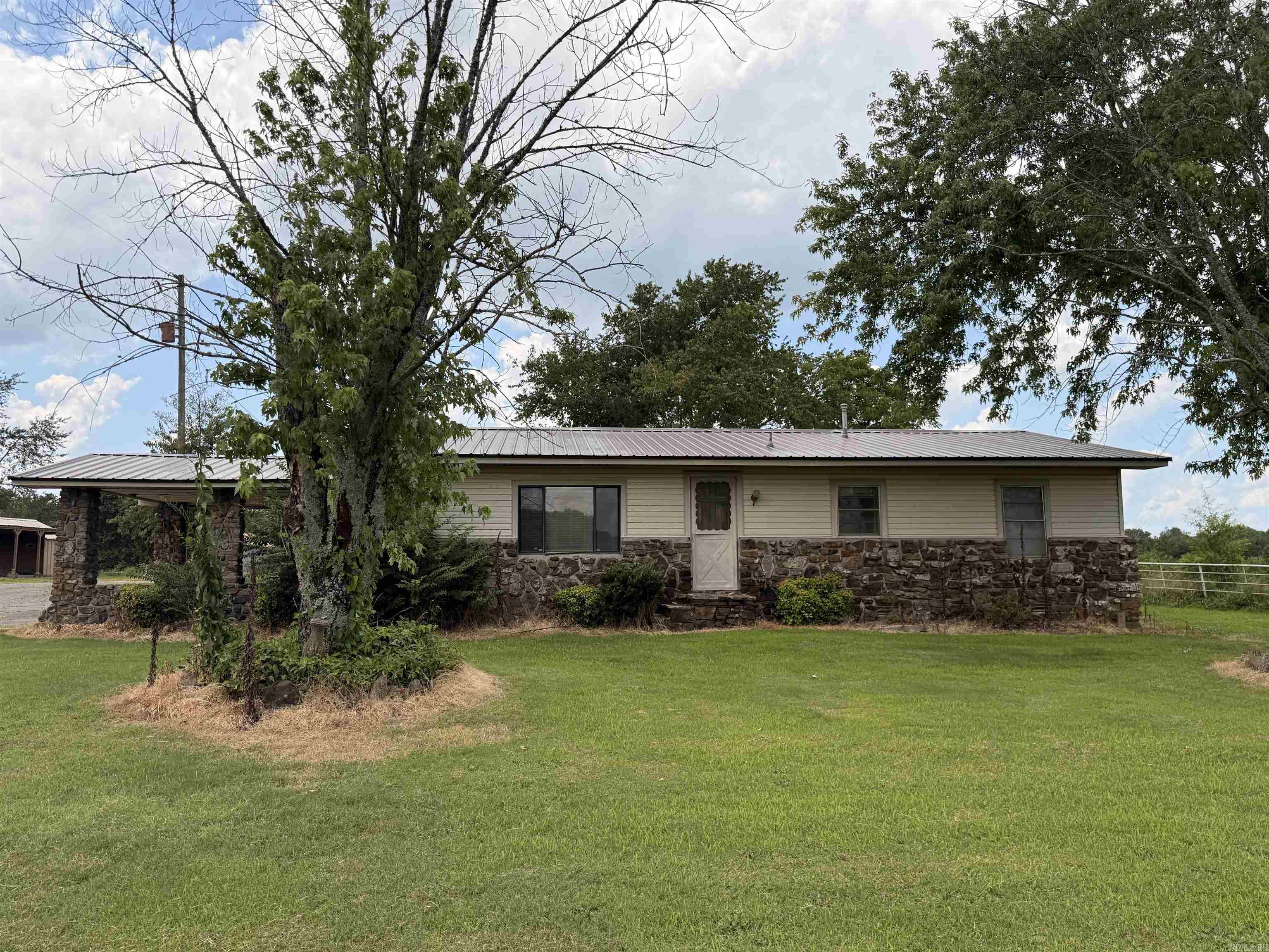 5329 Highway 9  Center Ridge, AR