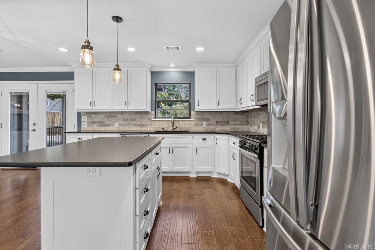16 Marble Ct  Little Rock, AR