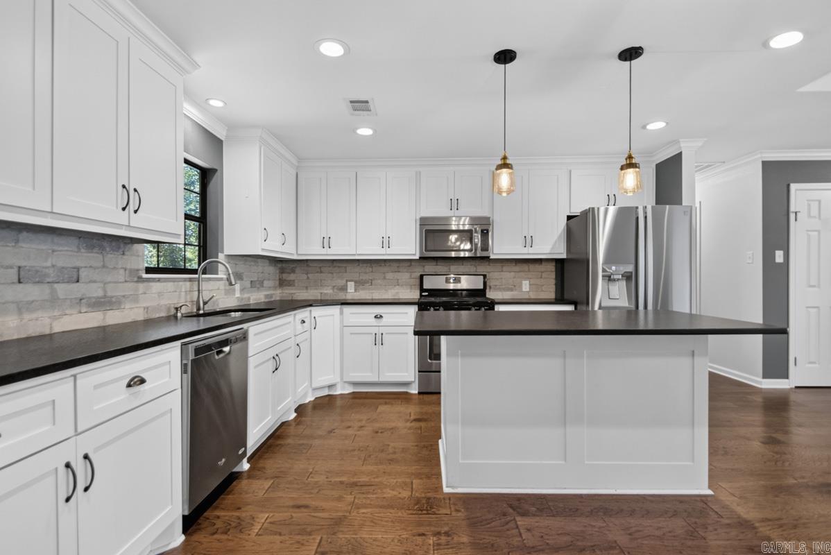 16 Marble Ct  Little Rock, AR