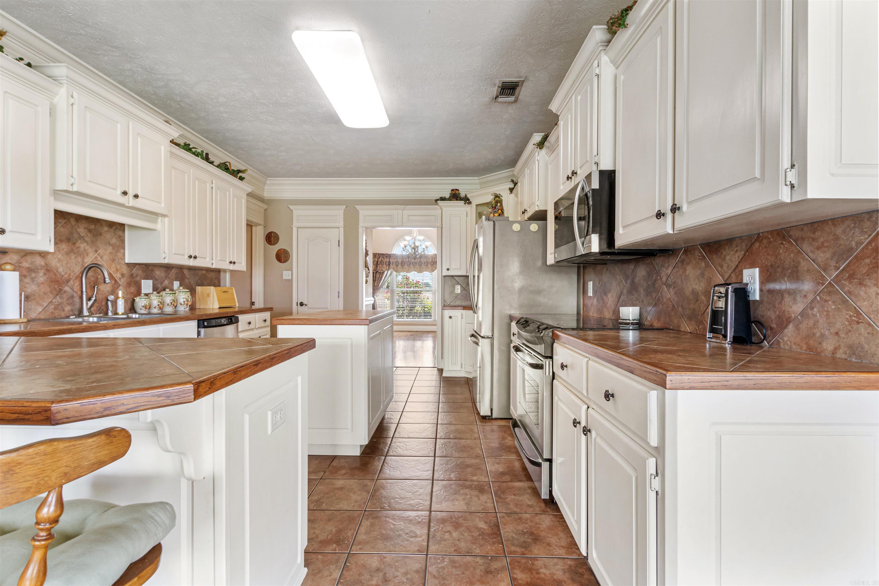7 Pimlico  Scott, AR