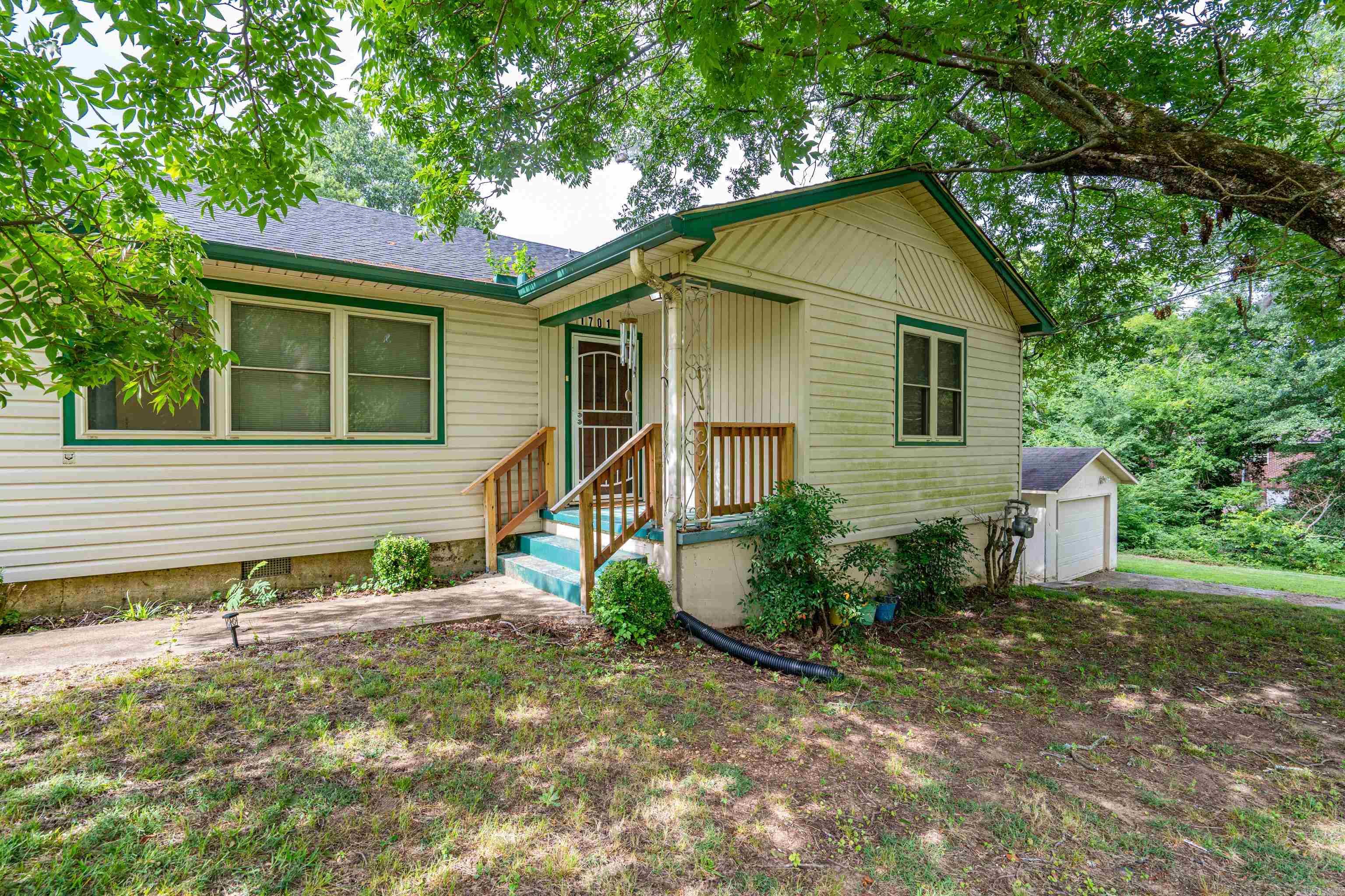 1701 St Louis  Hot Springs, AR