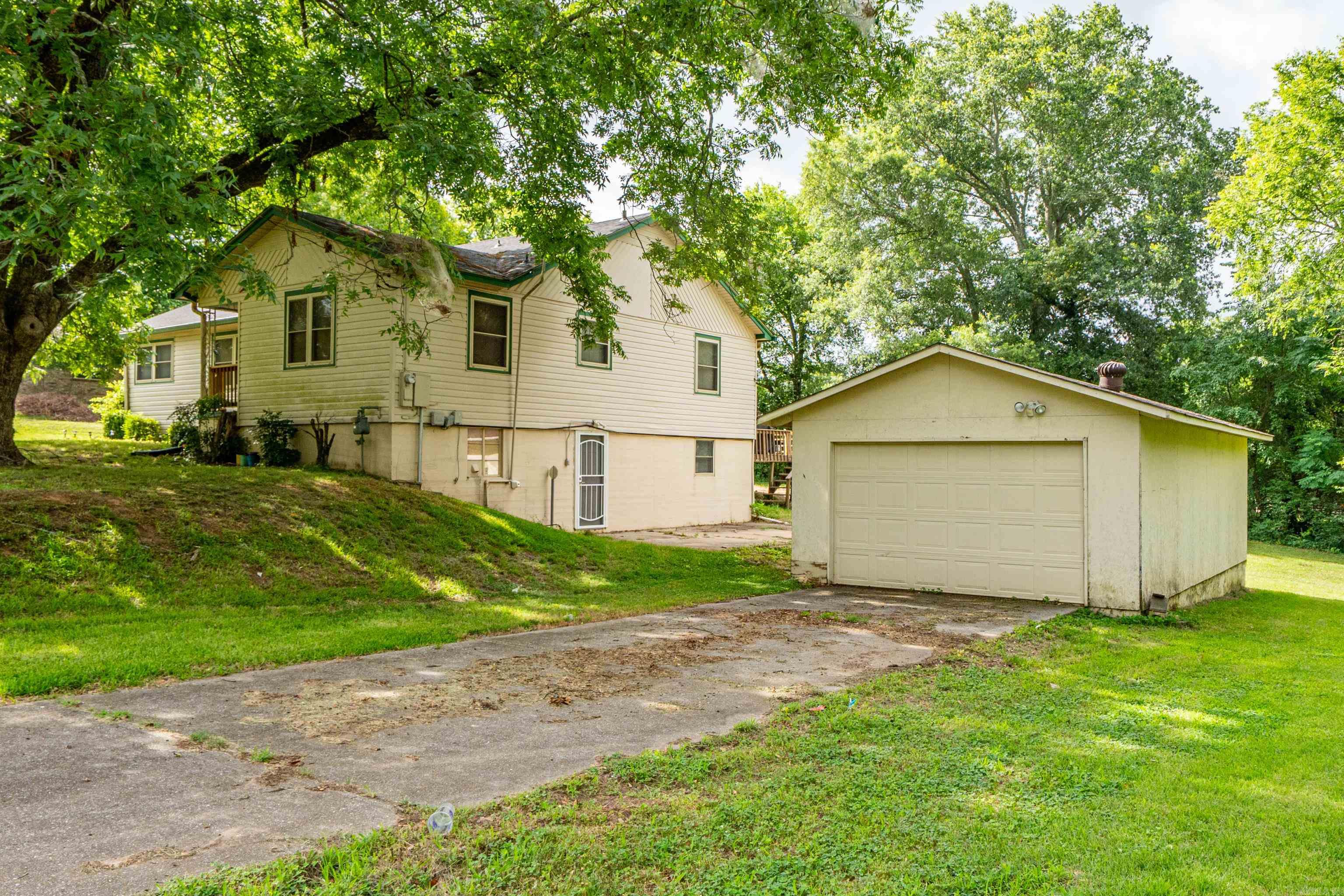 1701 St Louis  Hot Springs, AR