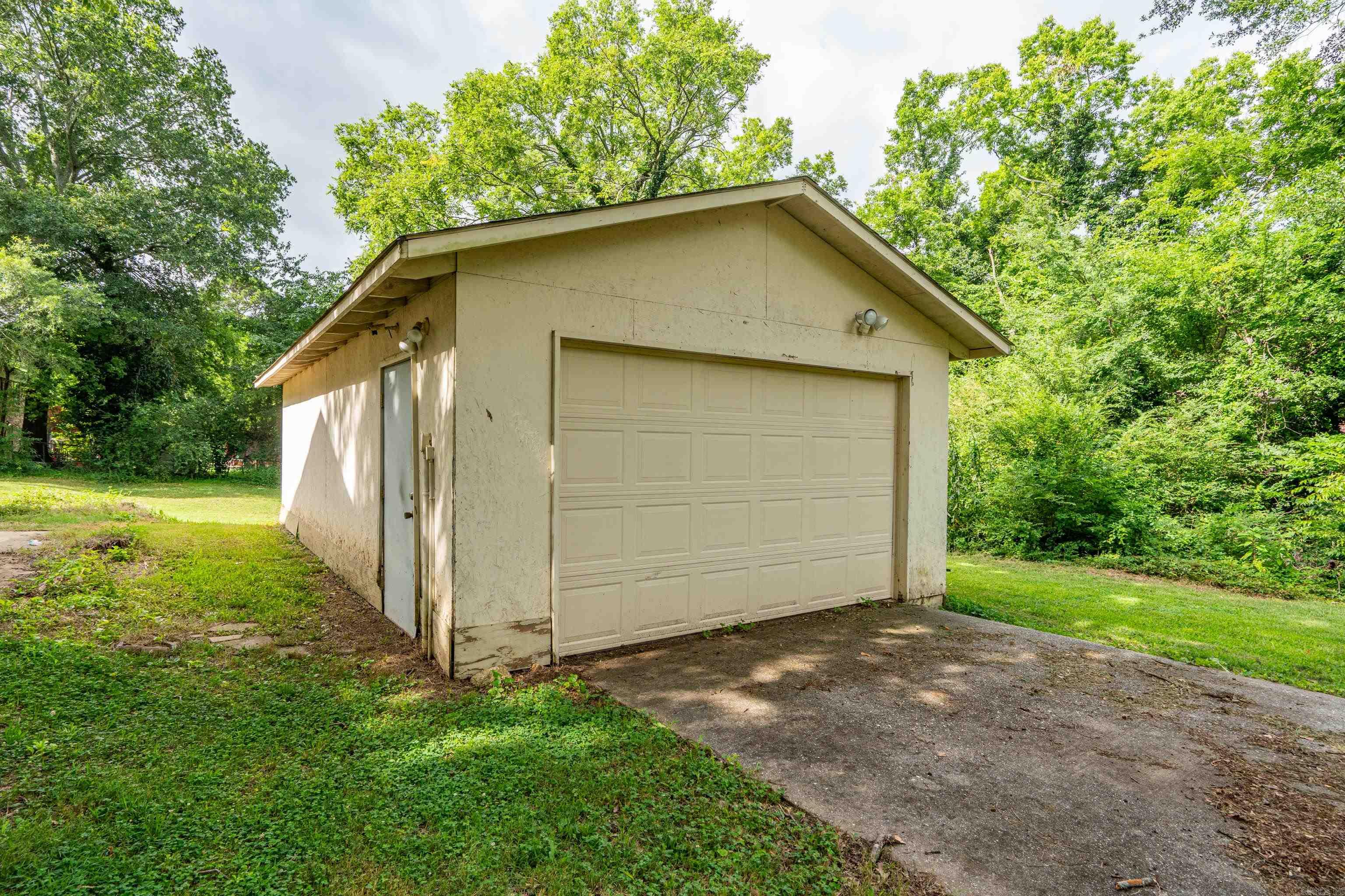1701 St Louis  Hot Springs, AR