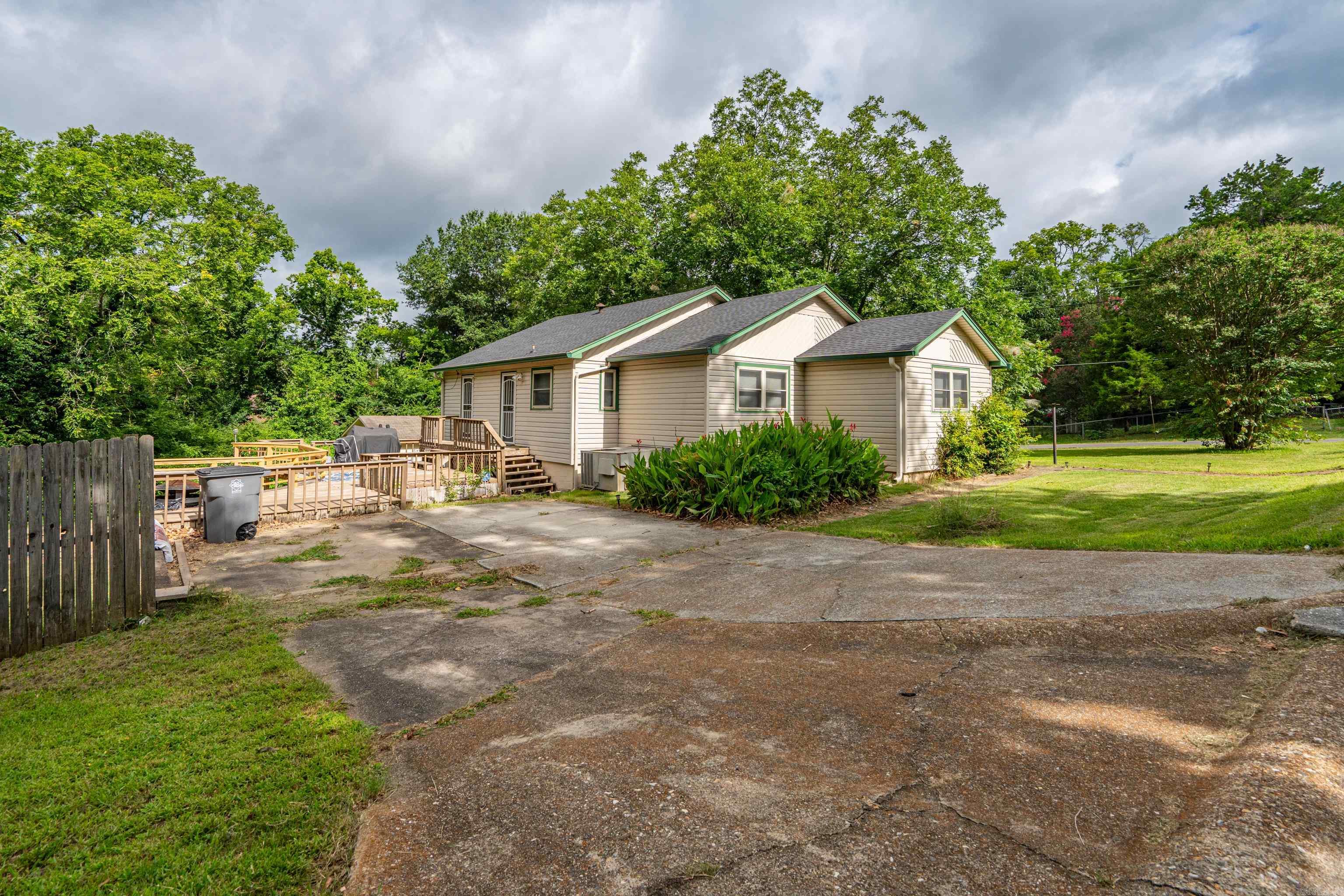 1701 St Louis  Hot Springs, AR