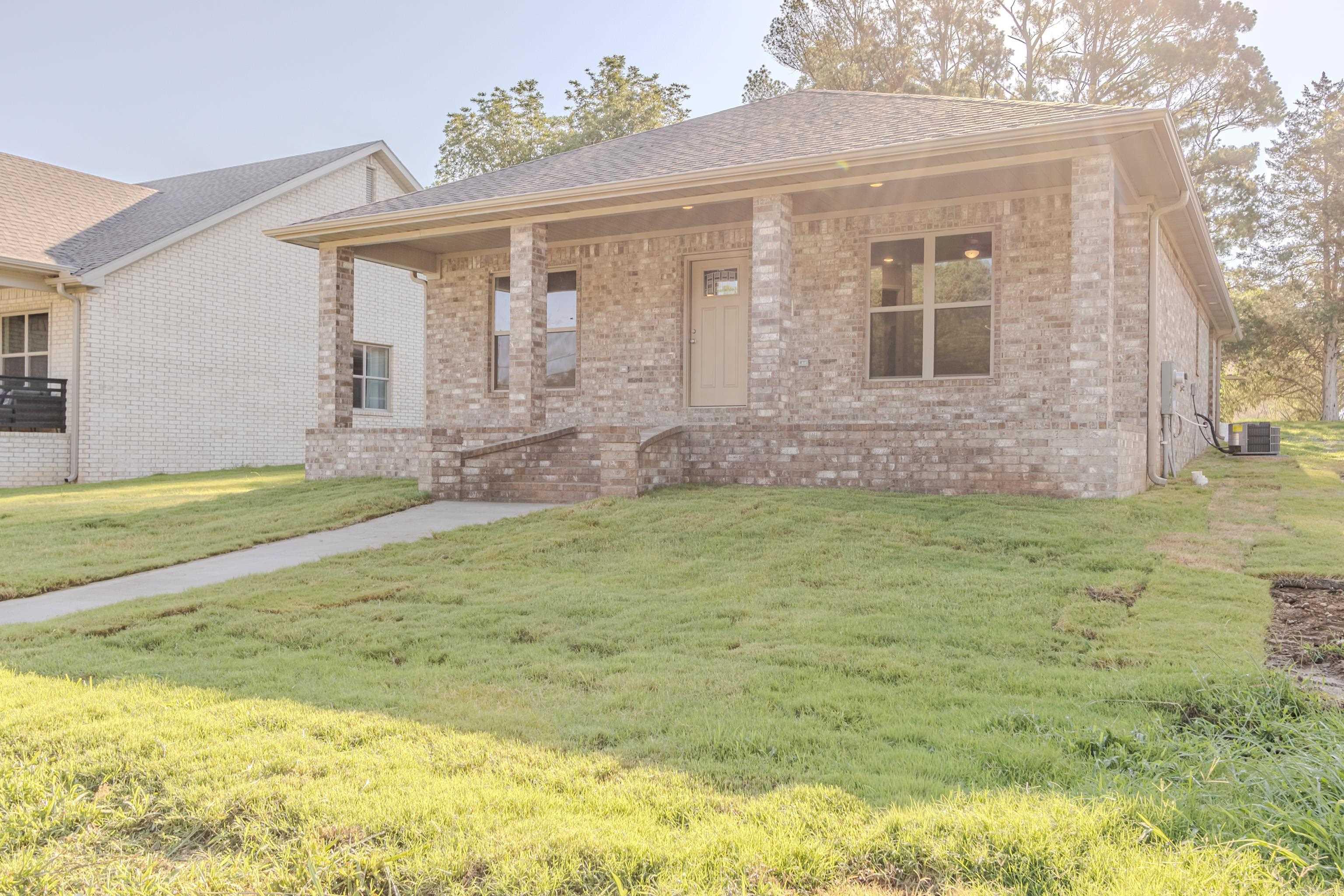 617 N 4 ST  Paragould, AR