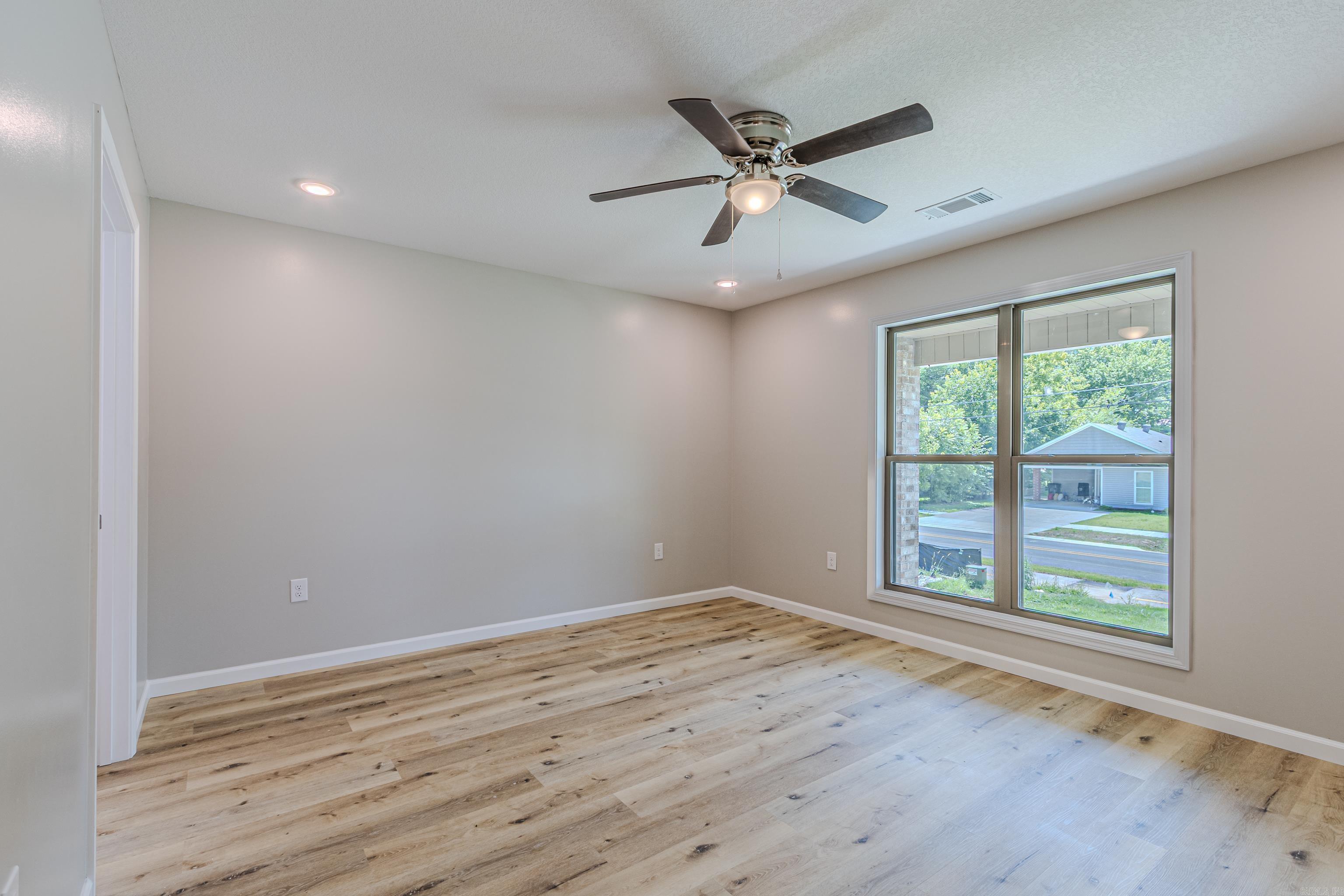 617 N 4 ST  Paragould, AR