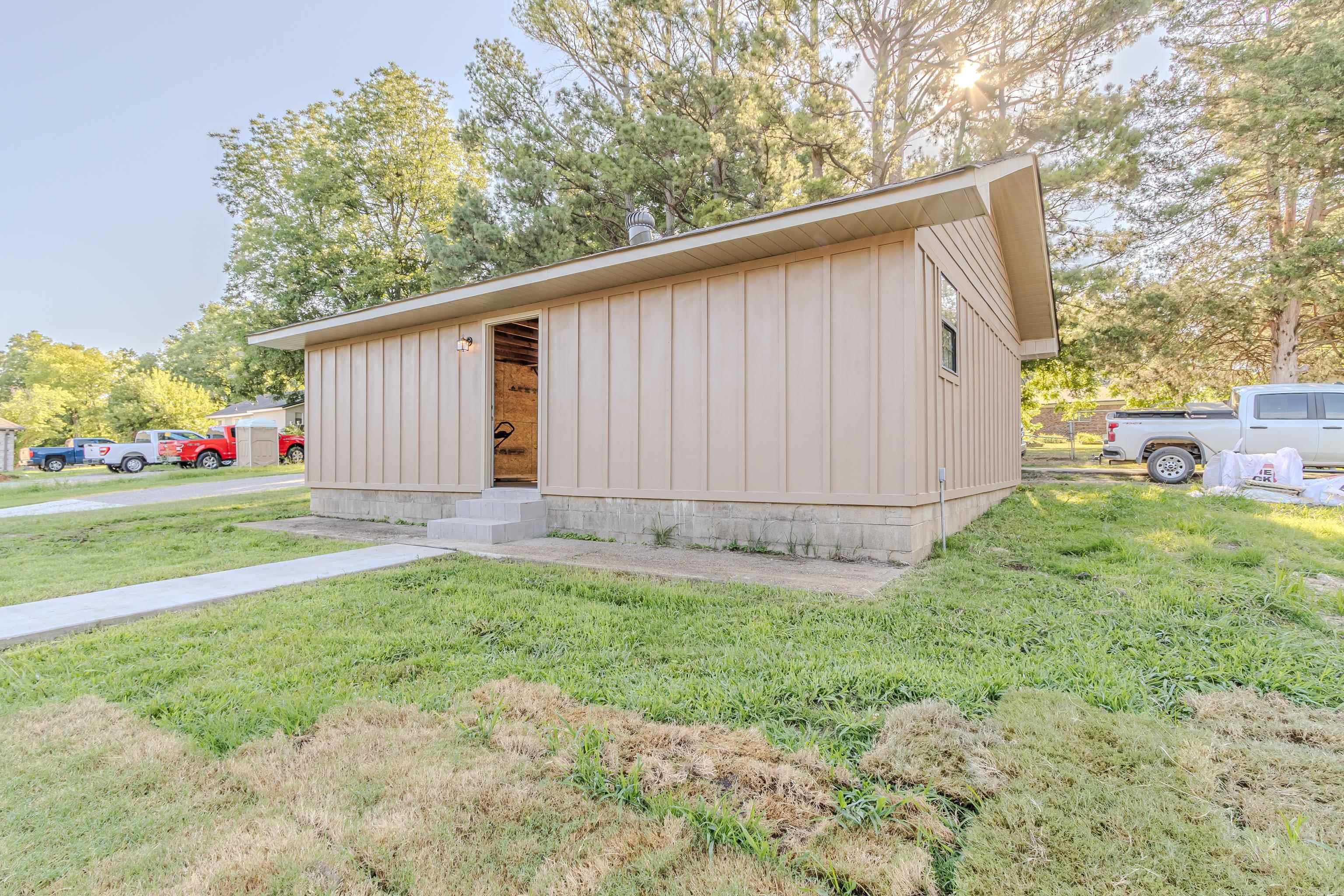 617 N 4 ST  Paragould, AR
