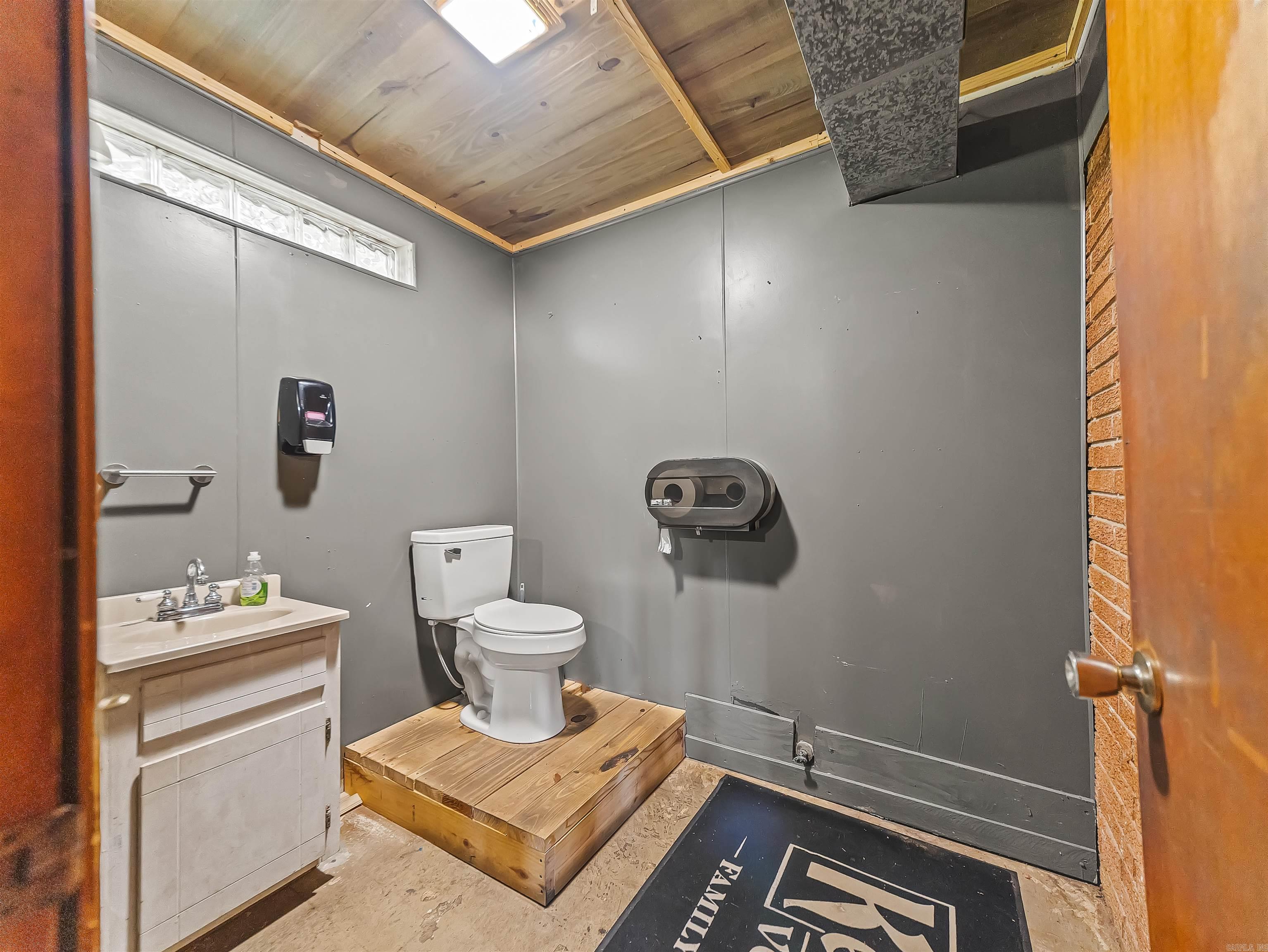 4977 Albert Pike  Hot Springs, AR