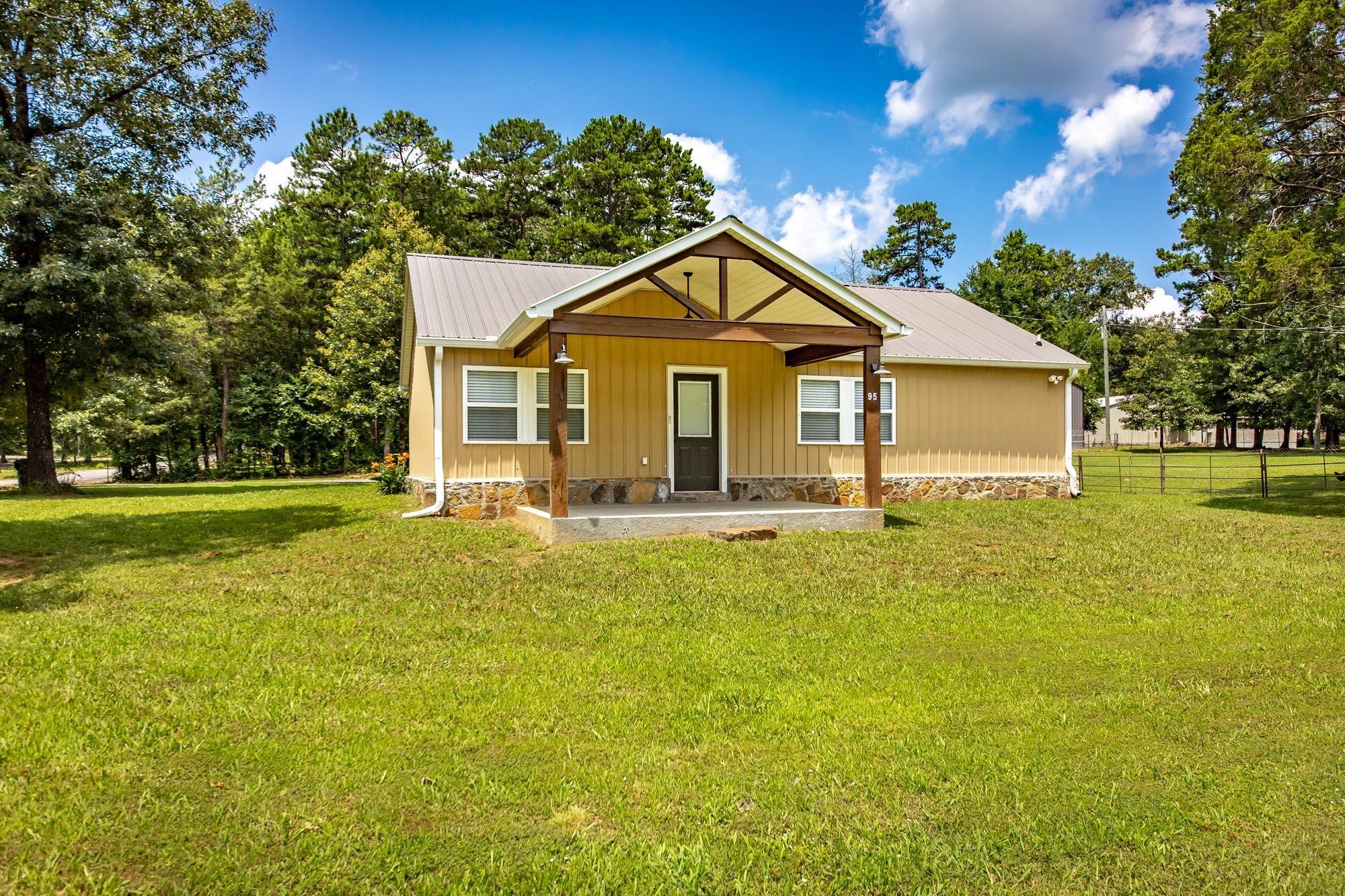 95 Concho Road  Greers Ferry, AR