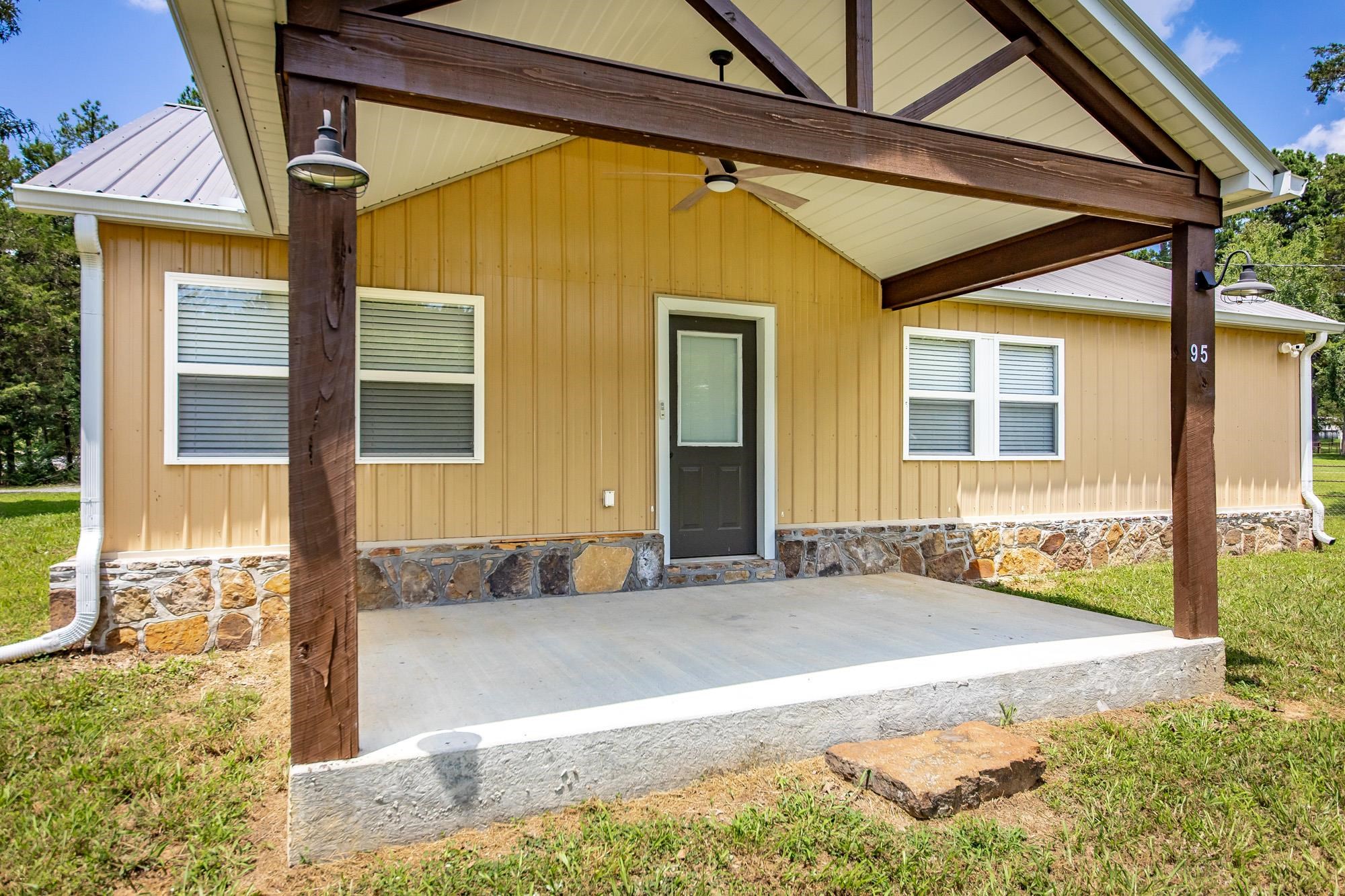 95 Concho Road  Greers Ferry, AR