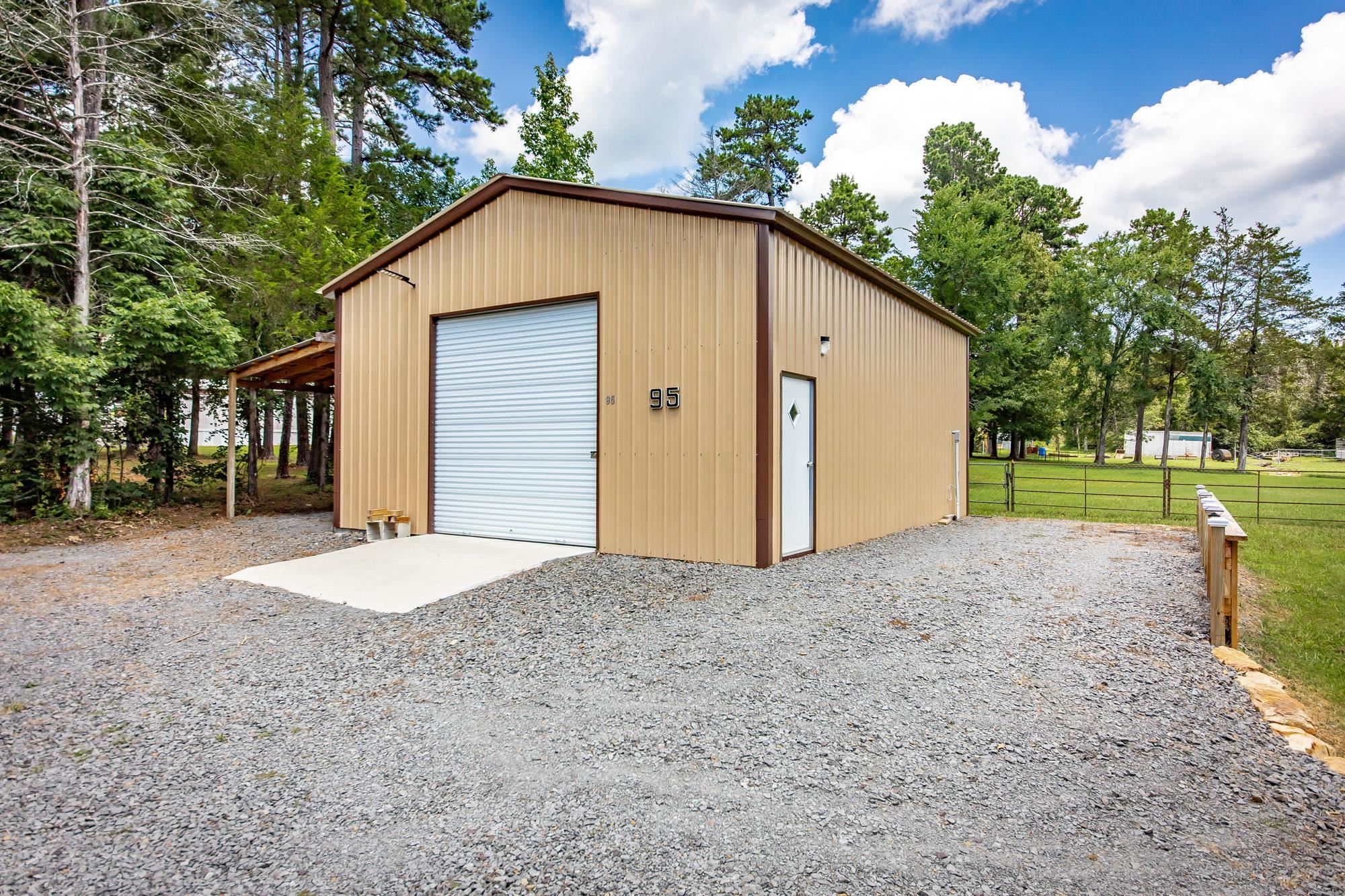 95 Concho Road  Greers Ferry, AR
