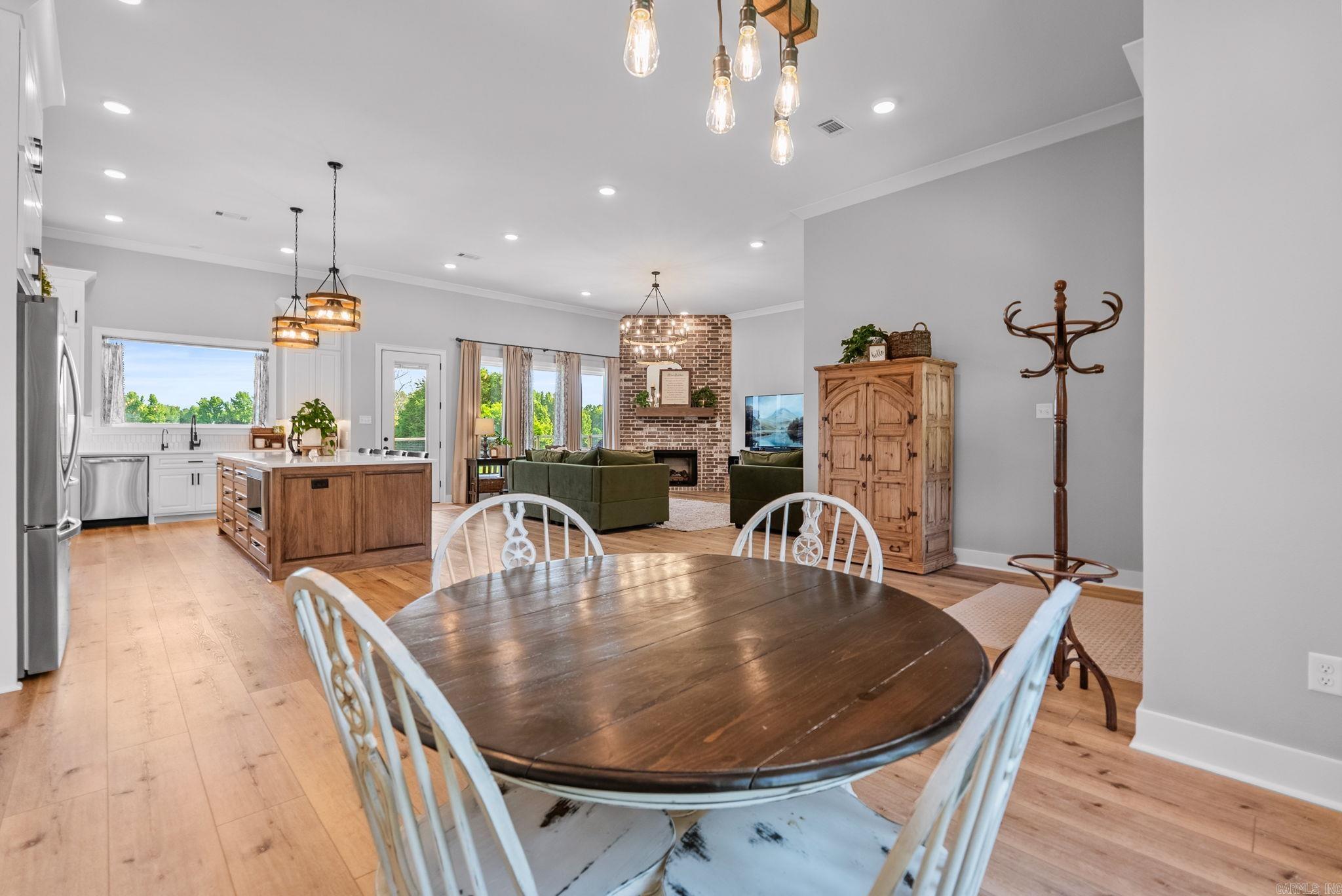 40 Lowell  Greenbrier, AR