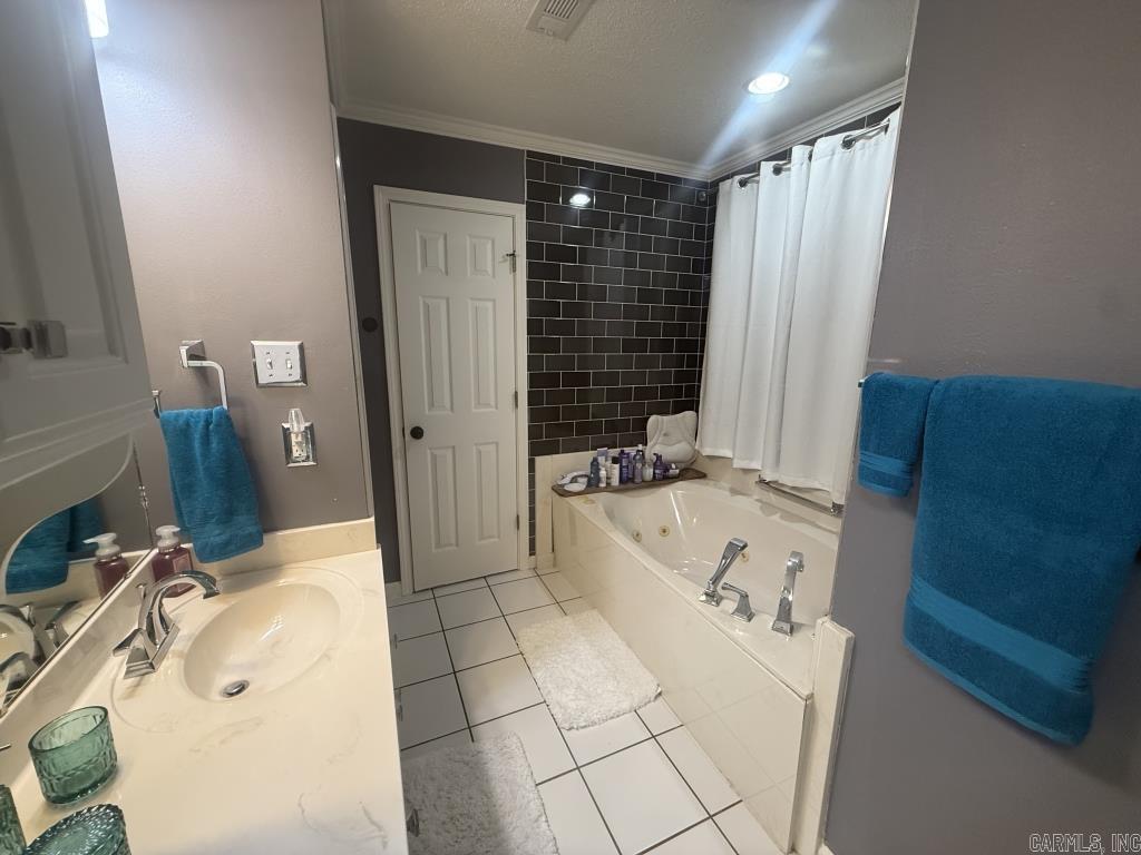 707 Indian Bay Dr  Sherwood, AR