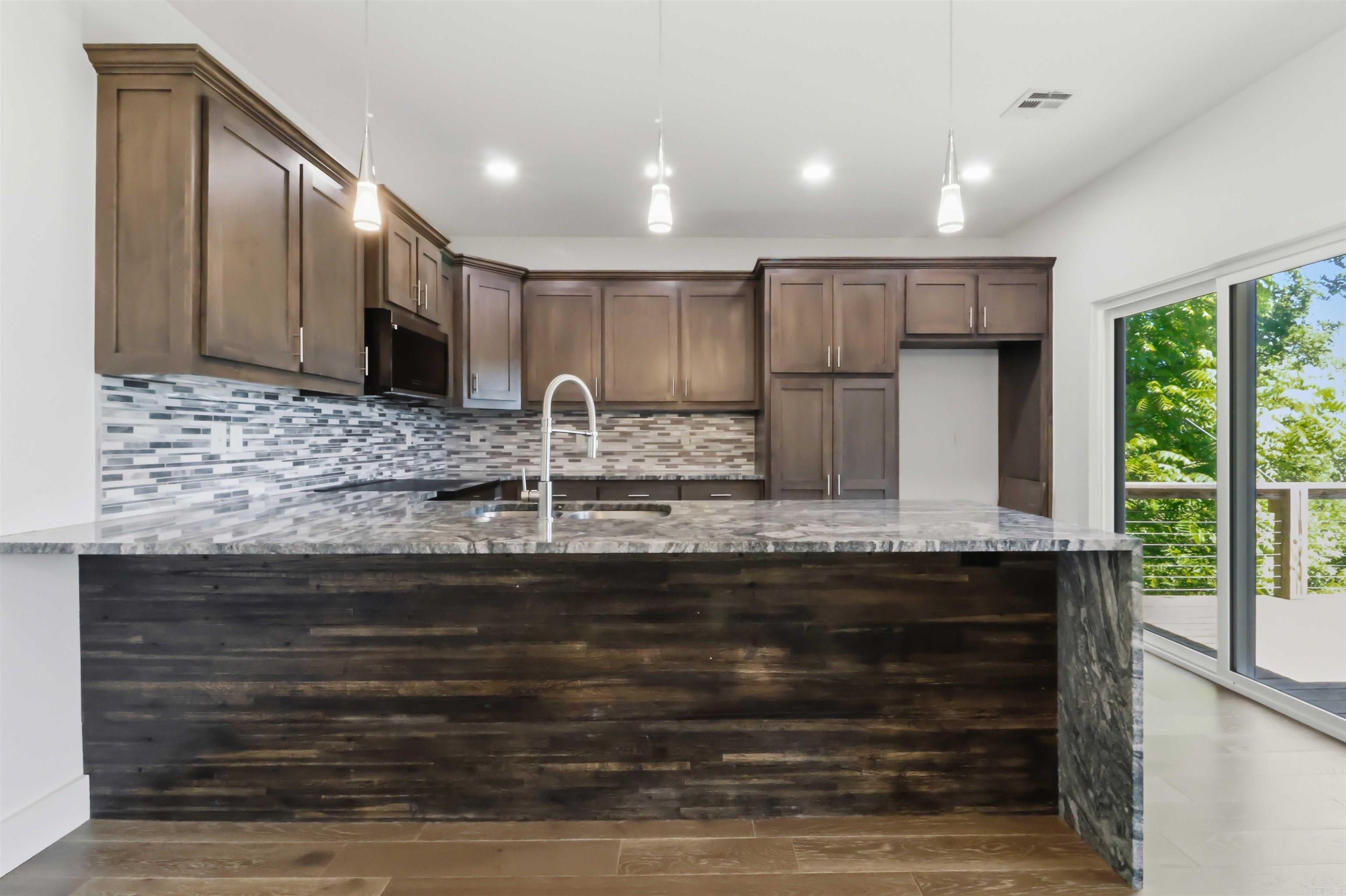 53 Chelmsworth Dr  Bella Vista, AR
