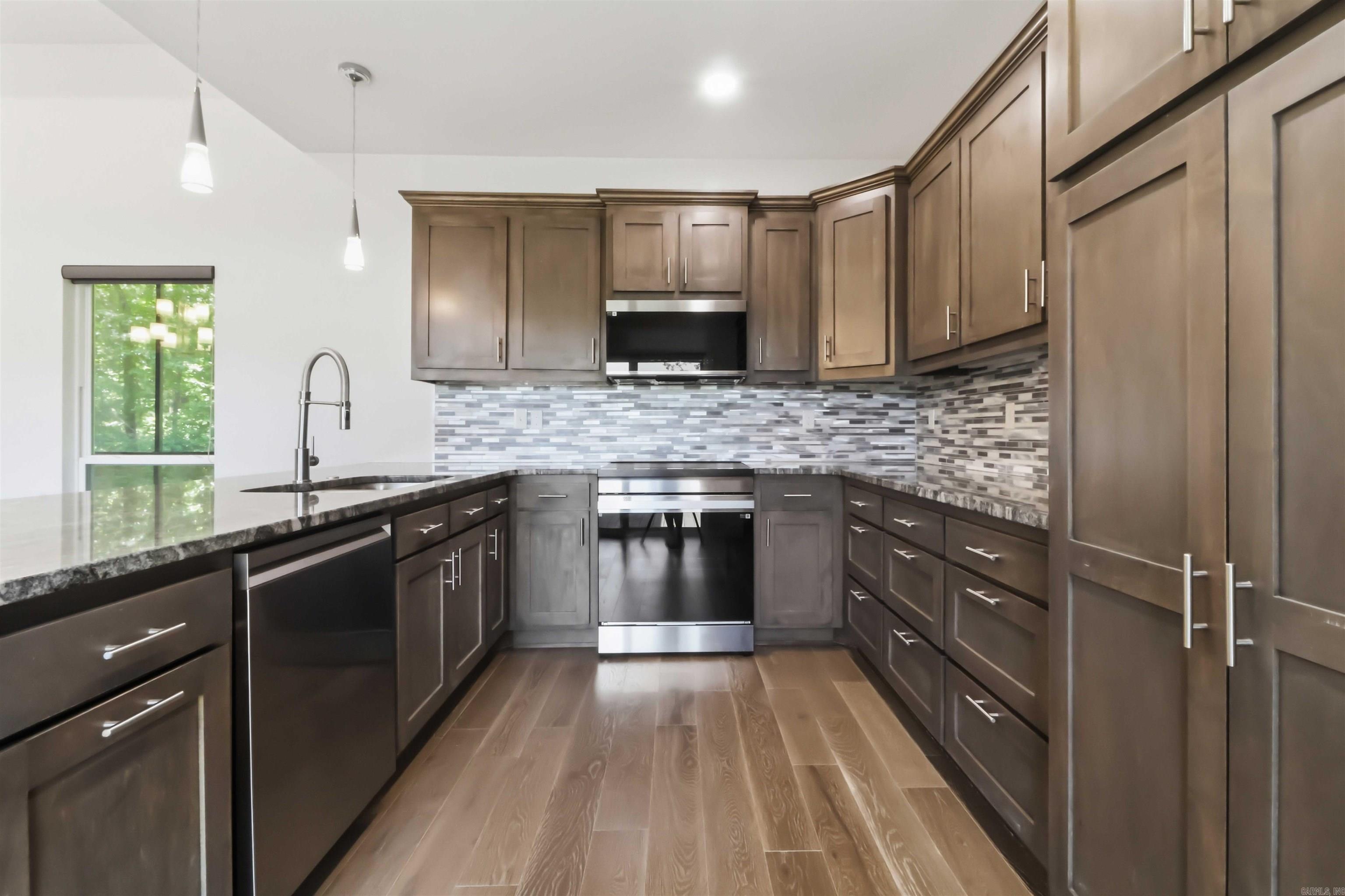 53 Chelmsworth Dr  Bella Vista, AR